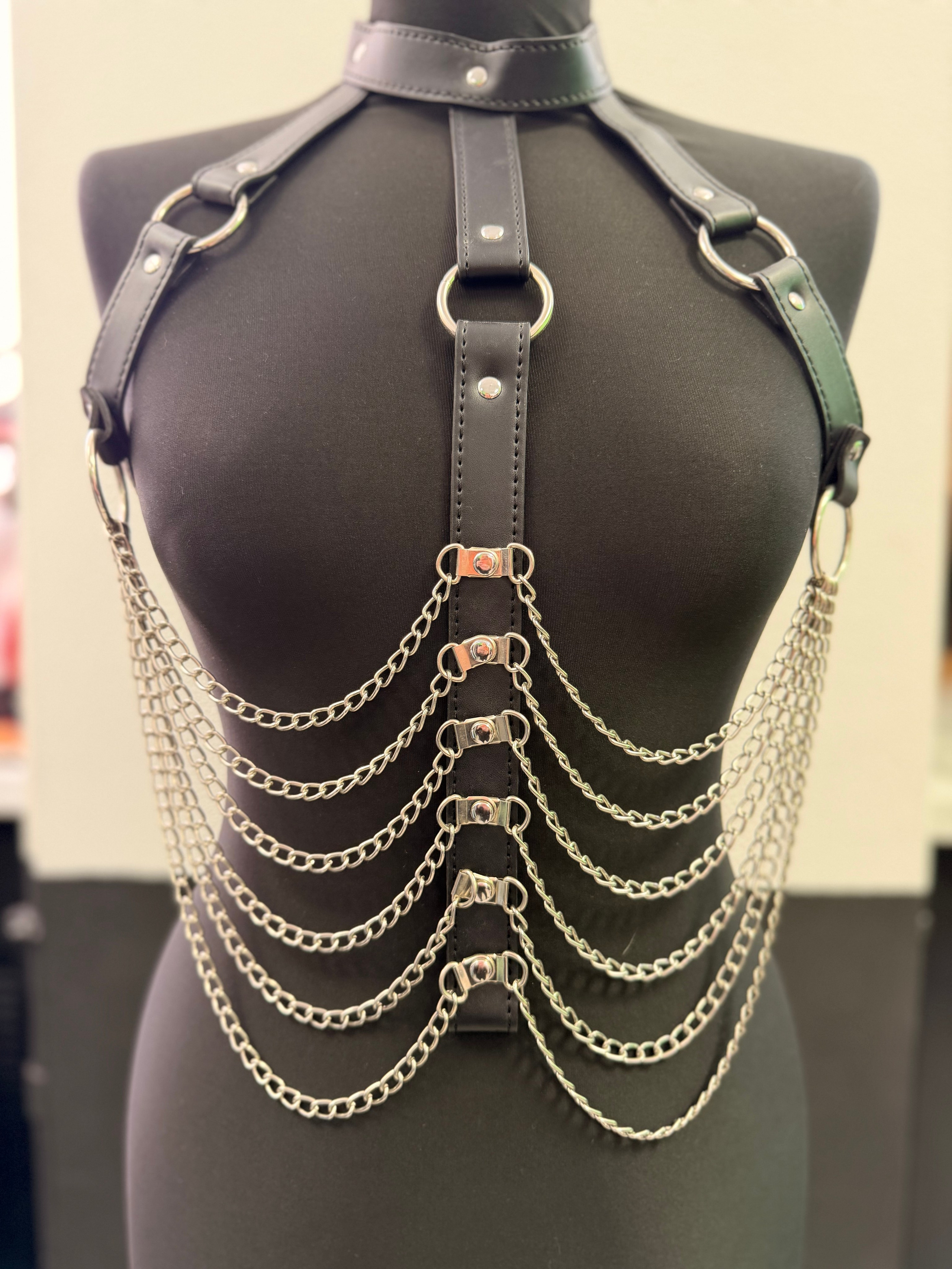 Корсеты в аренду. Аренда костюмов, платьев и реквизита для фотосессий на Камчатке