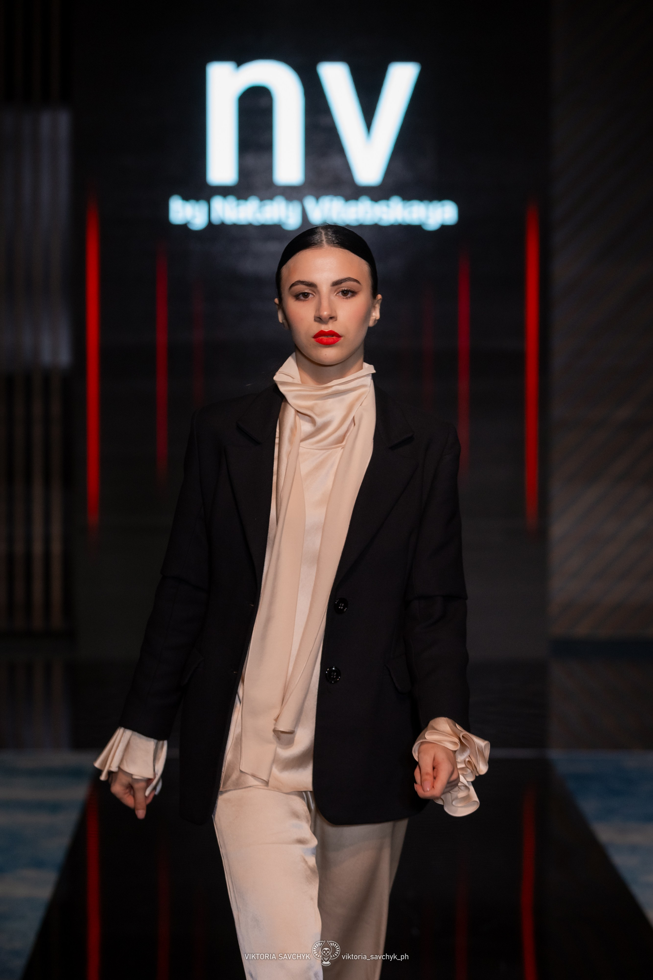 Подиум Rostov Fashion Show 2025. Осень-зима. Фотограф в Ростов-на-Дону Виктория Савчук