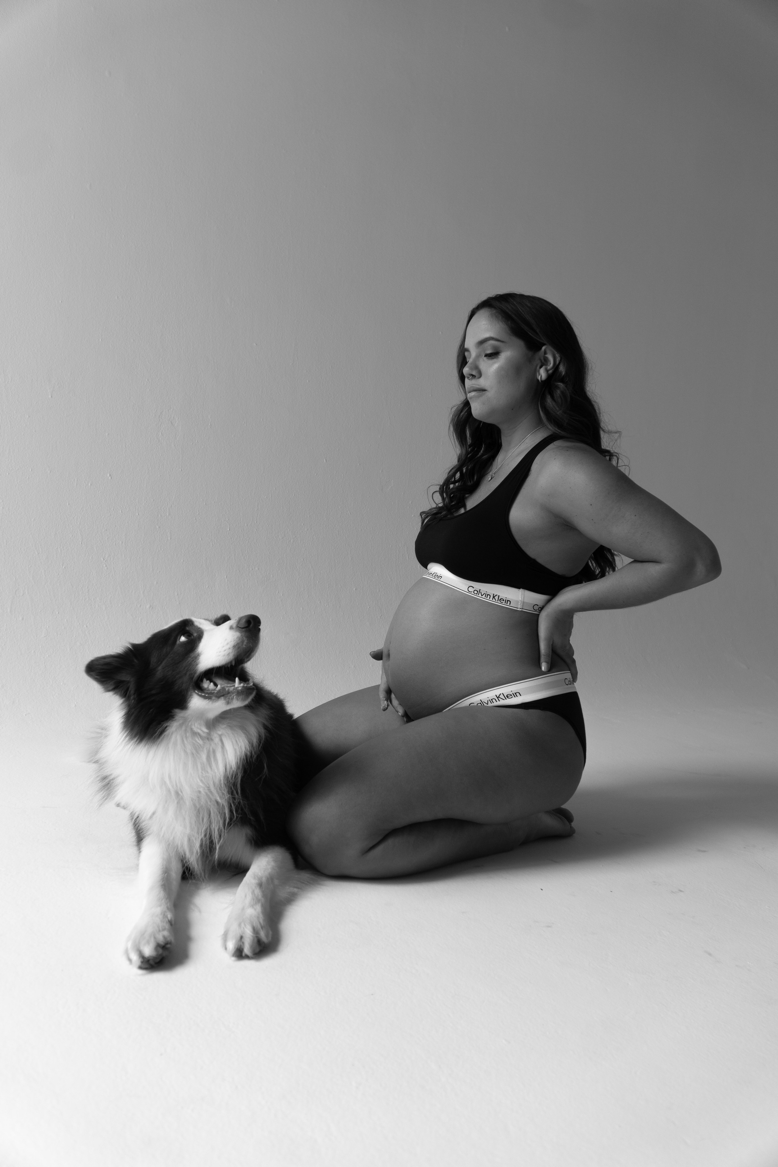 Andrea «en el estudio / in the studio». Wedding Photographer in Barcelona and Medellin