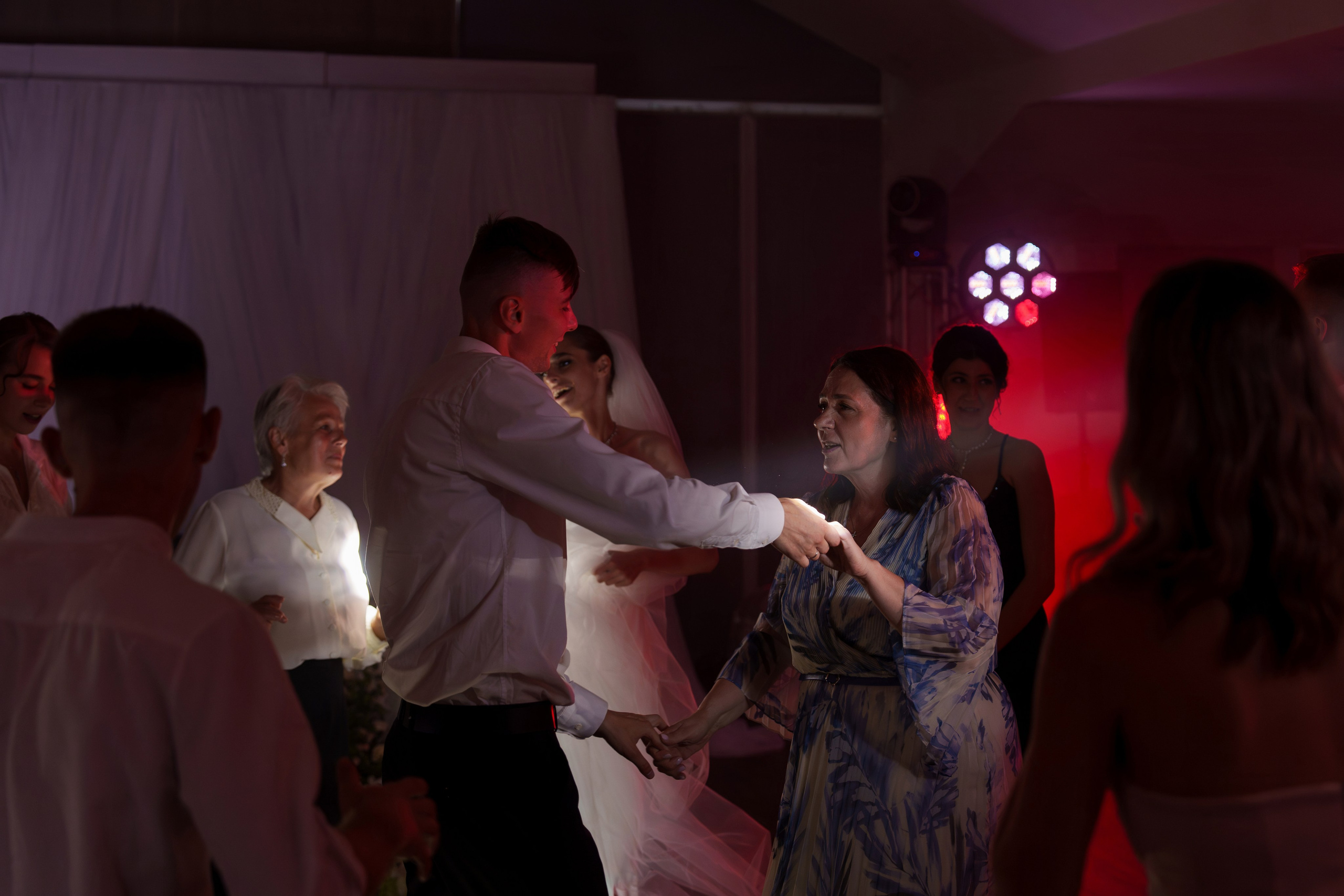 Евгений и Дарья (Пакет «MAXI» Брянск). Свадебный и репортажный фотограф Элина Козырьянова