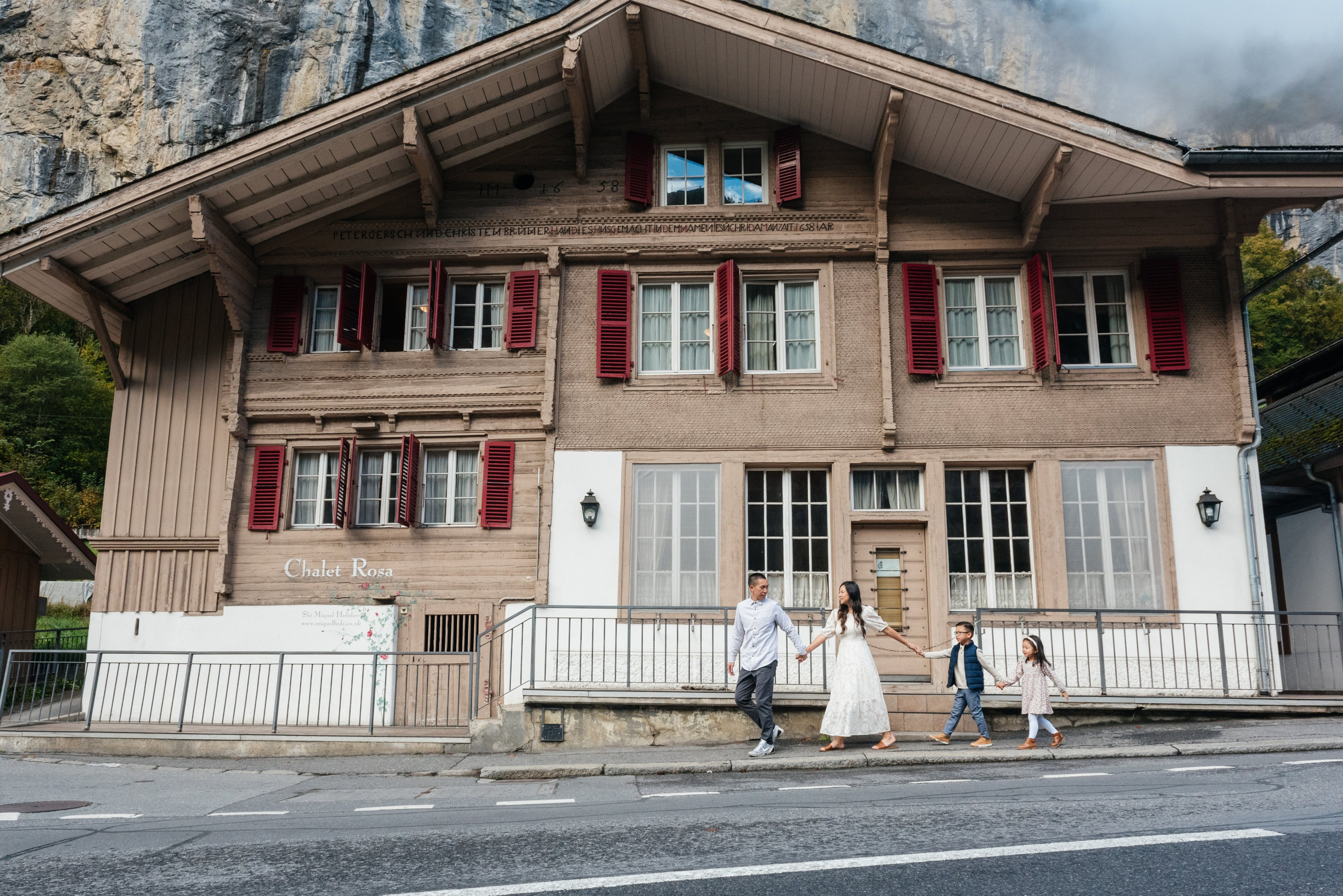 Tien, Kenny, Emily and Austin (Lauterbrunnen). Photographer in Interlaken area