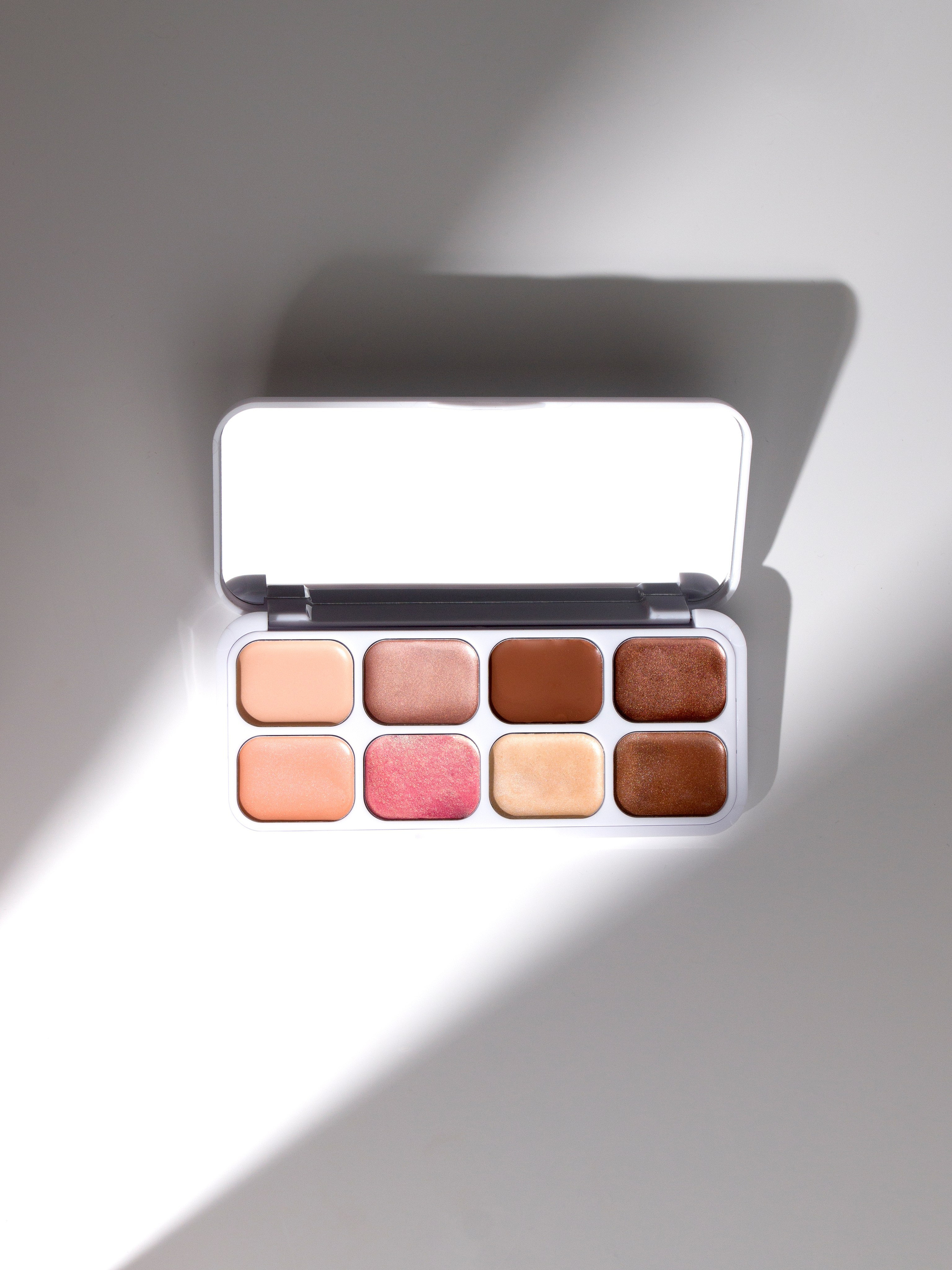 Палетка COOL STORY. Фотограф Злата Спицына