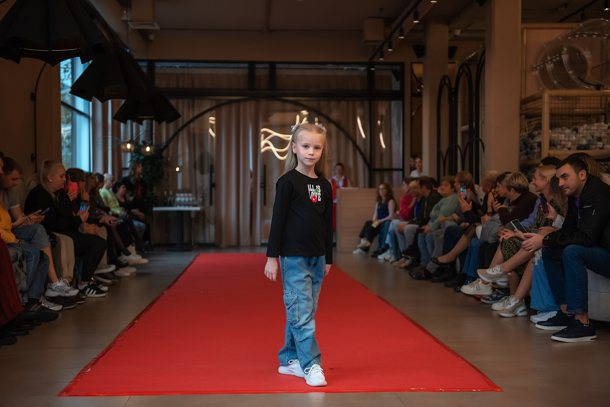 HAPPYkids дефиле в день мамы. Семейный и коммерческий фотограф в Сочи Александр Бодунов