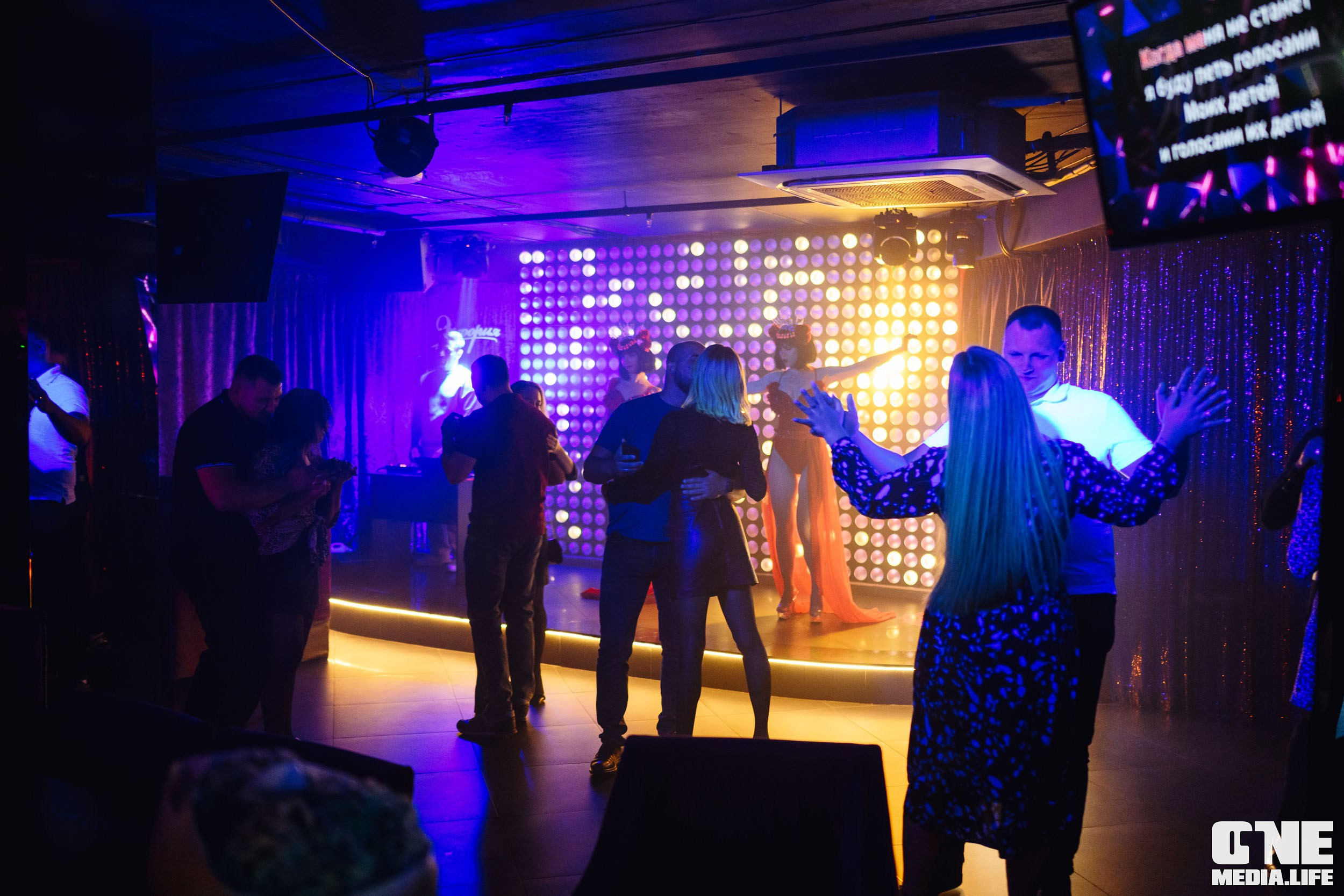 Фоторепортаж из караоке-клуба Эйфория. One Media Life: фоторепортажи, фотоотчеты с мероприятий и заведений