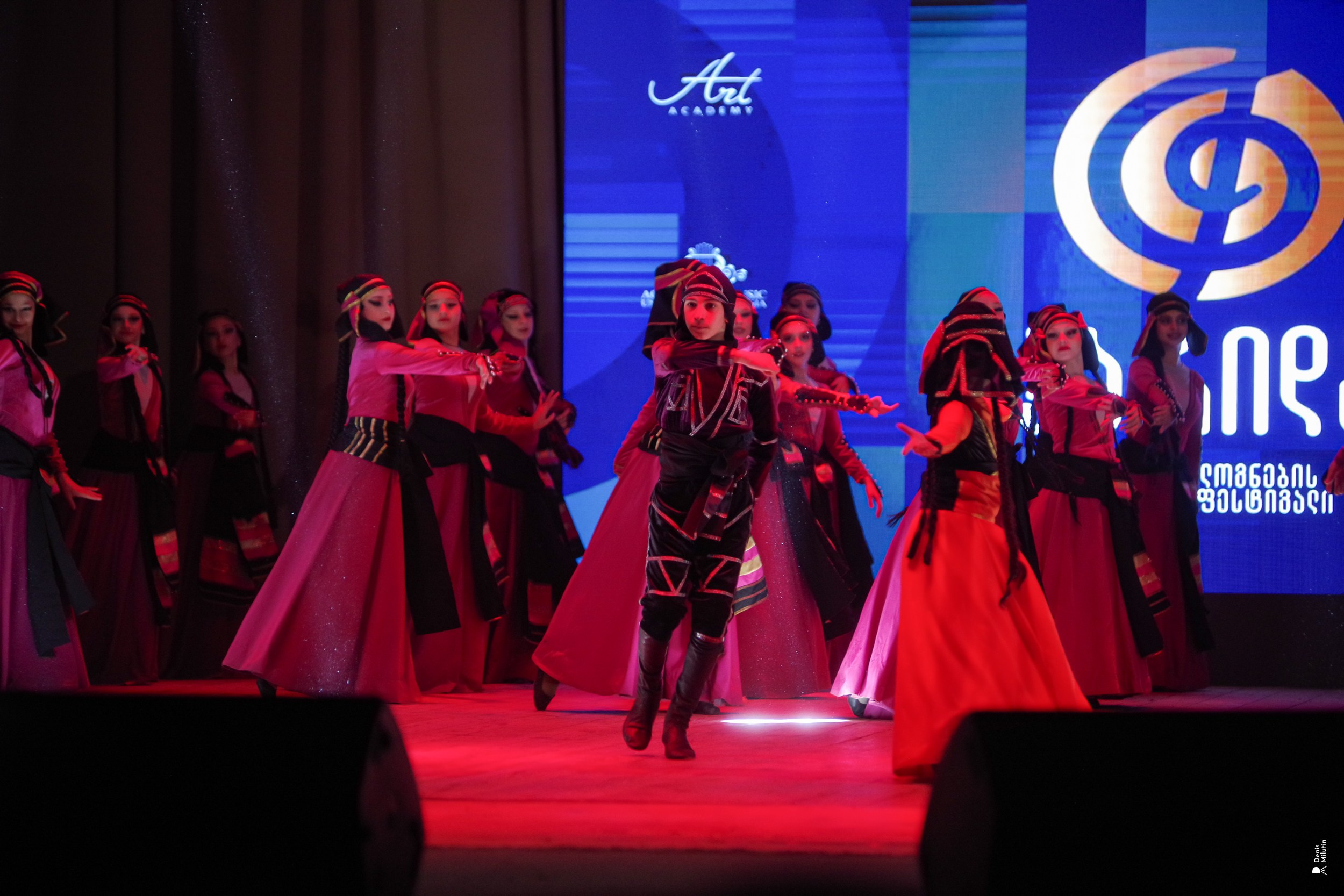 Танцы в Хоби. Портретный фотограф Денис Милютин