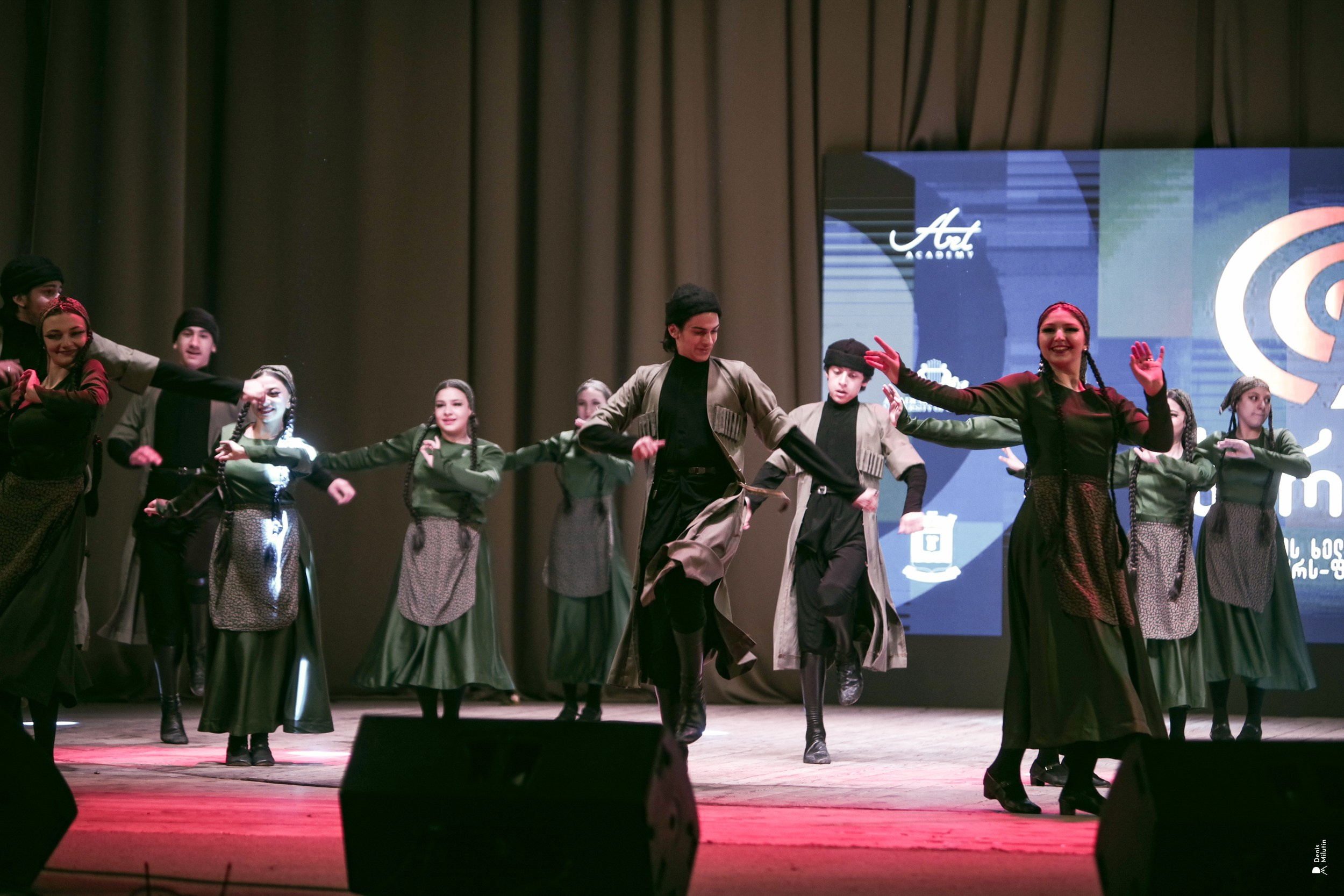 Танцы в Хоби. Портретный фотограф Денис Милютин