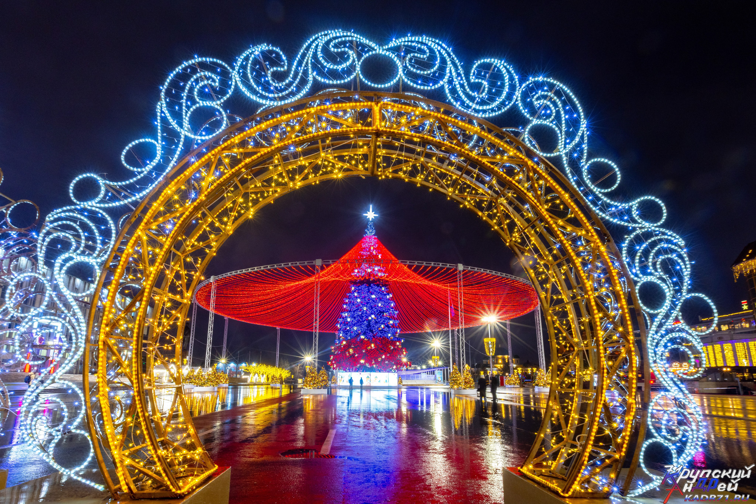 Главная Новогодняя Ель города — Героя -Тула 2025–2026 гг. Фотограф в Туле Крупский АнДРей. Фотостудия «КАДР71» в Туле