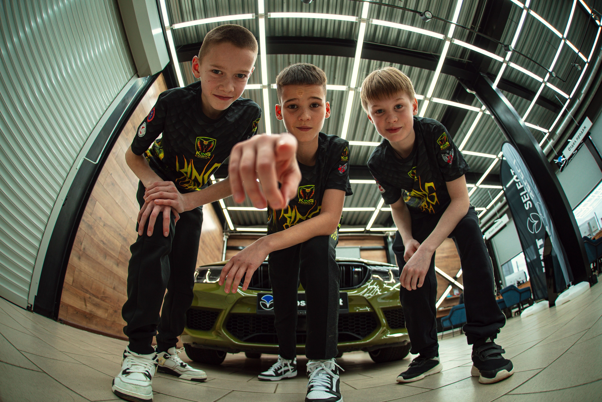 Автосалон КИТ и спортивная команда KINGCobra фотосессия. Бизнес фотограф Ижевск — Назаров Роман