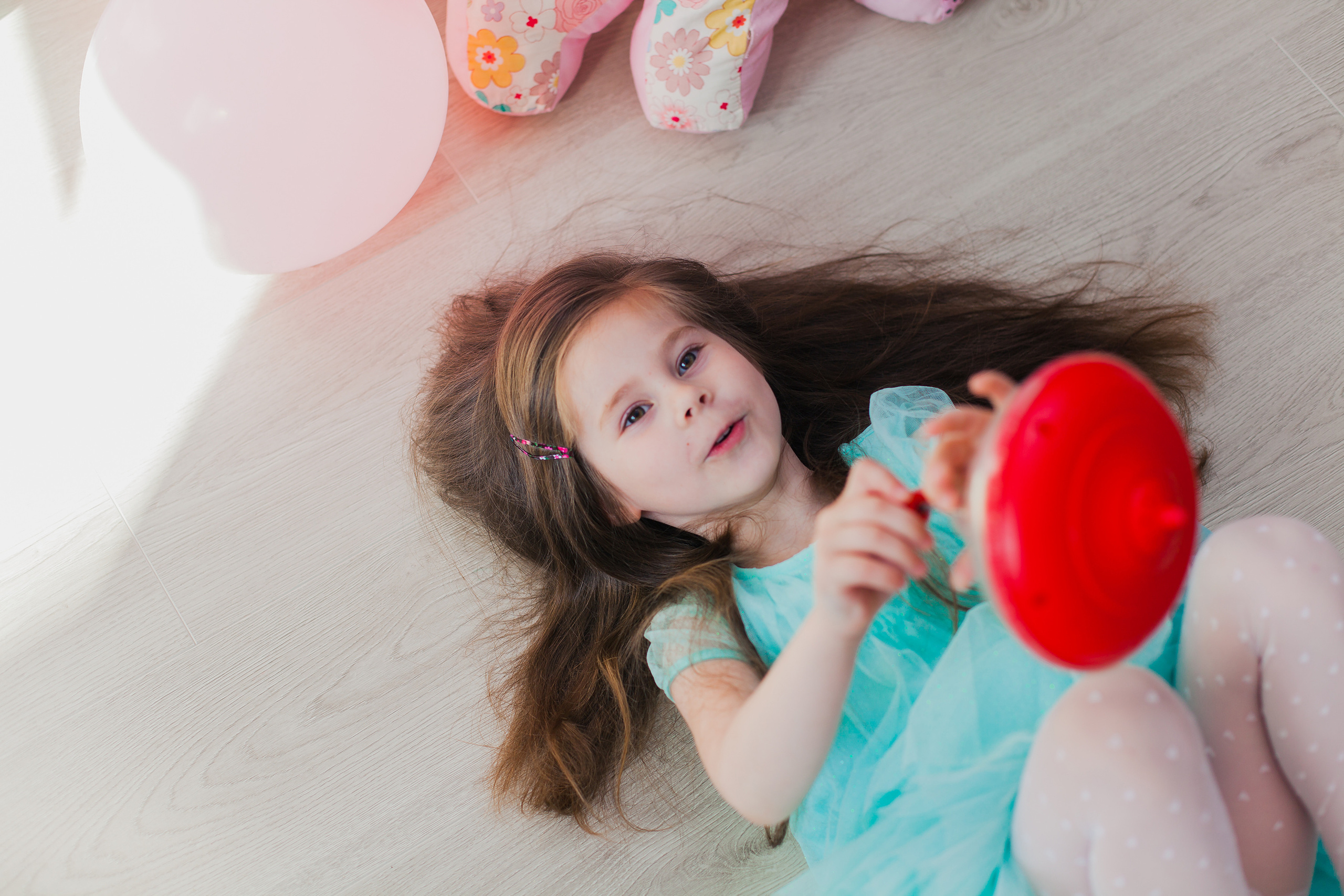 Вике 5 лет. Домашняя фотосессия. Семейный и детский фотограф