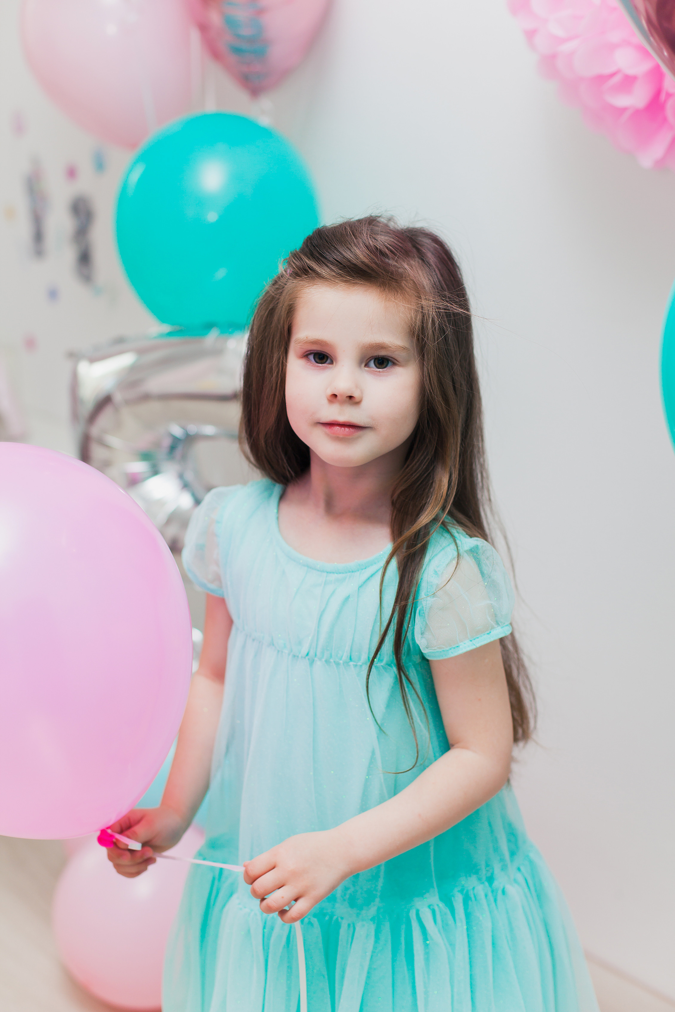 Вике 5 лет. Домашняя фотосессия. Семейный и детский фотограф