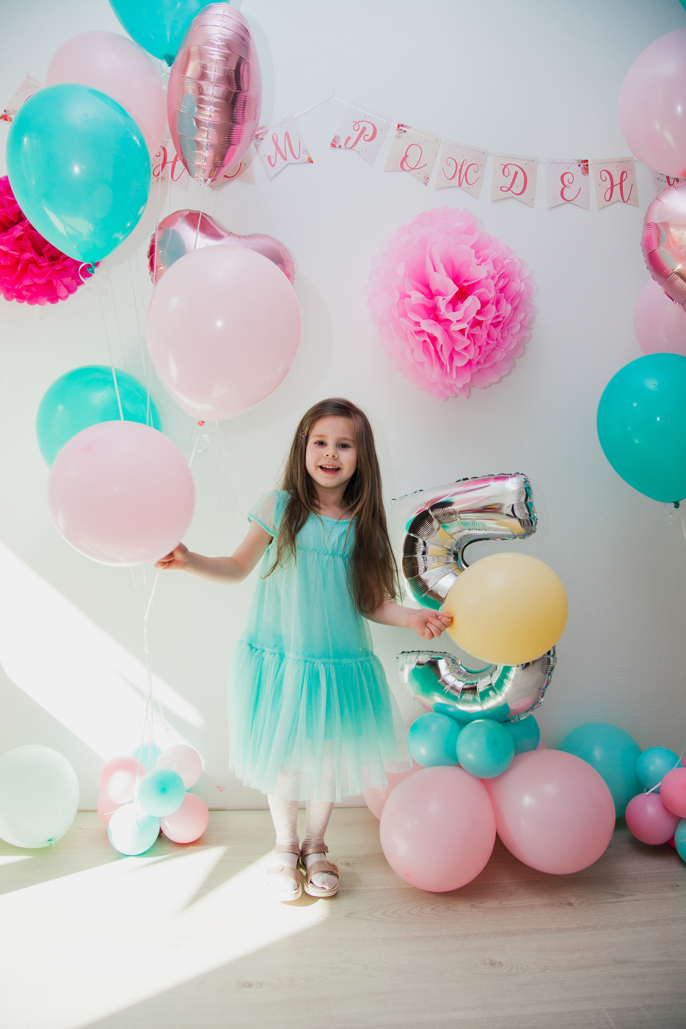 Вике 5 лет. Домашняя фотосессия. Семейный и детский фотограф