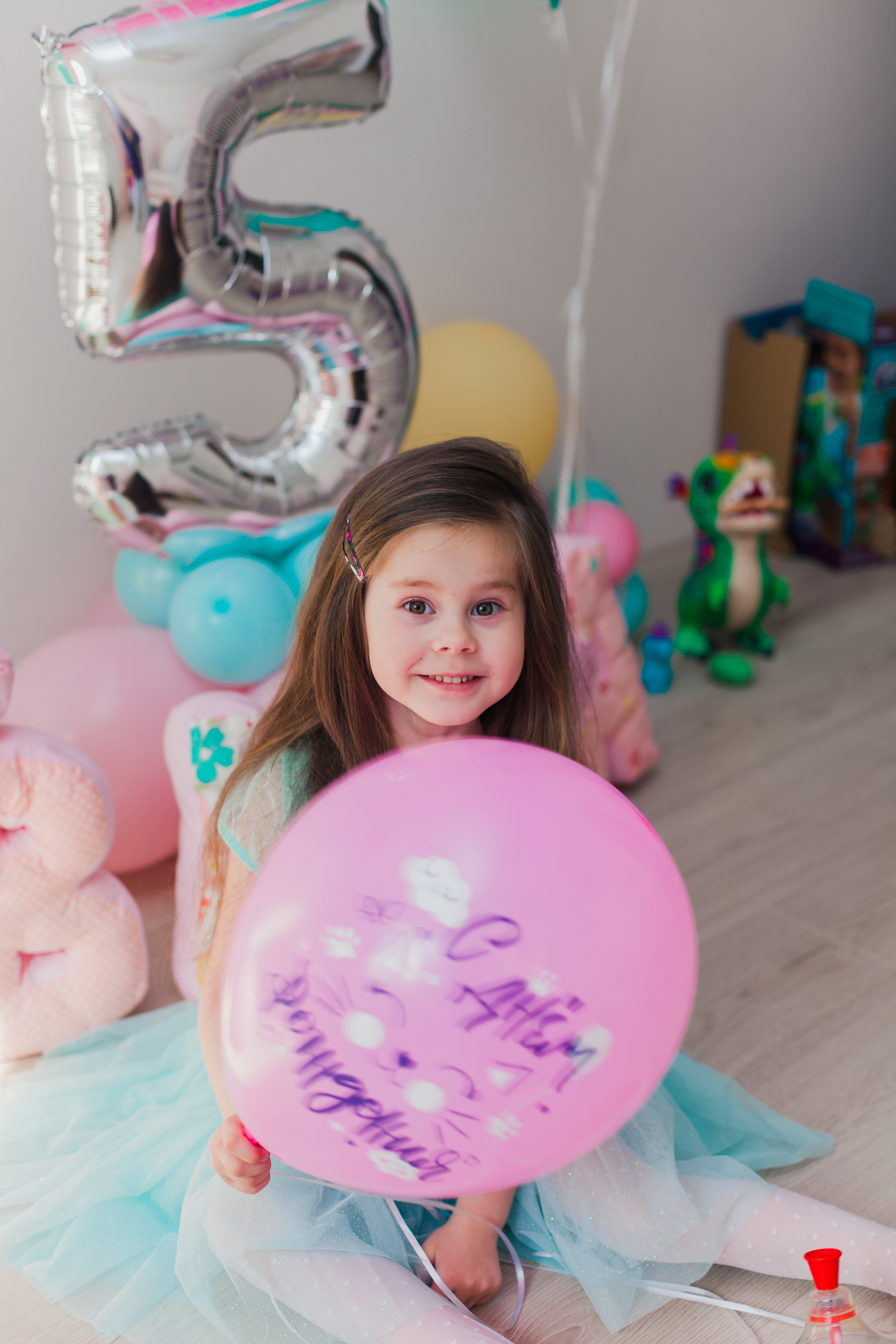 Вике 5 лет. Домашняя фотосессия. Семейный и детский фотограф