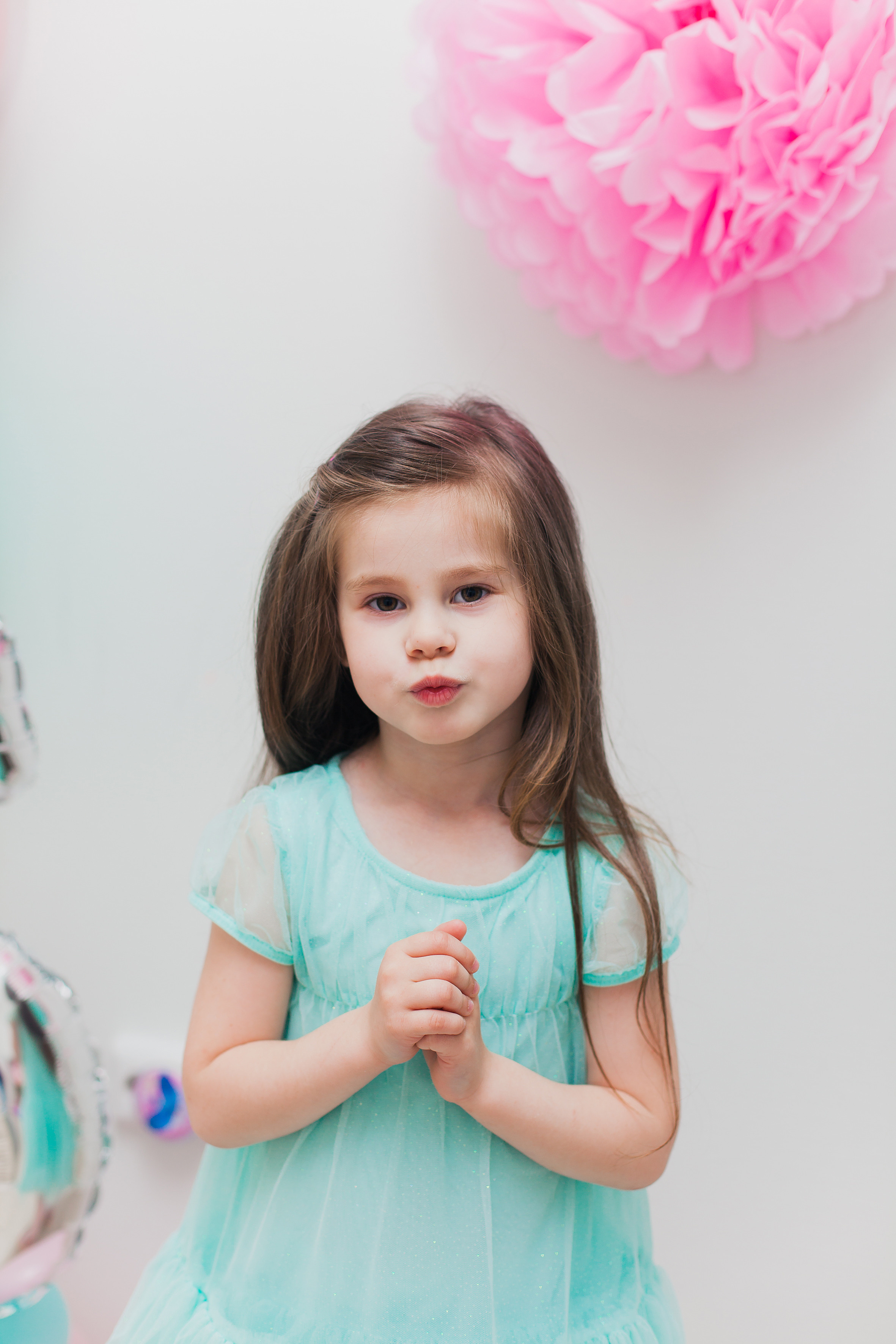 Вике 5 лет. Домашняя фотосессия. Семейный и детский фотограф