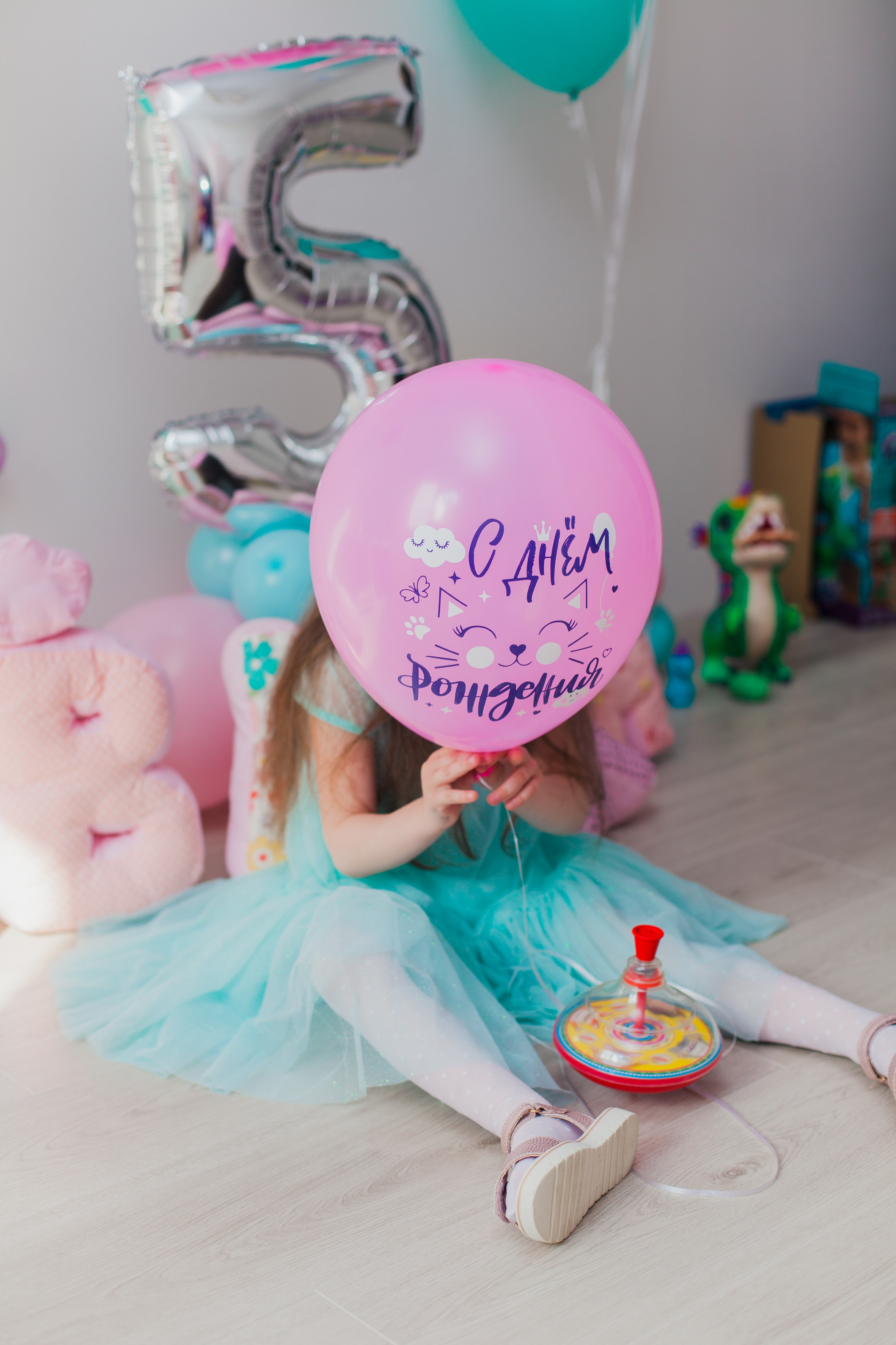 Вике 5 лет. Домашняя фотосессия. Семейный и детский фотограф