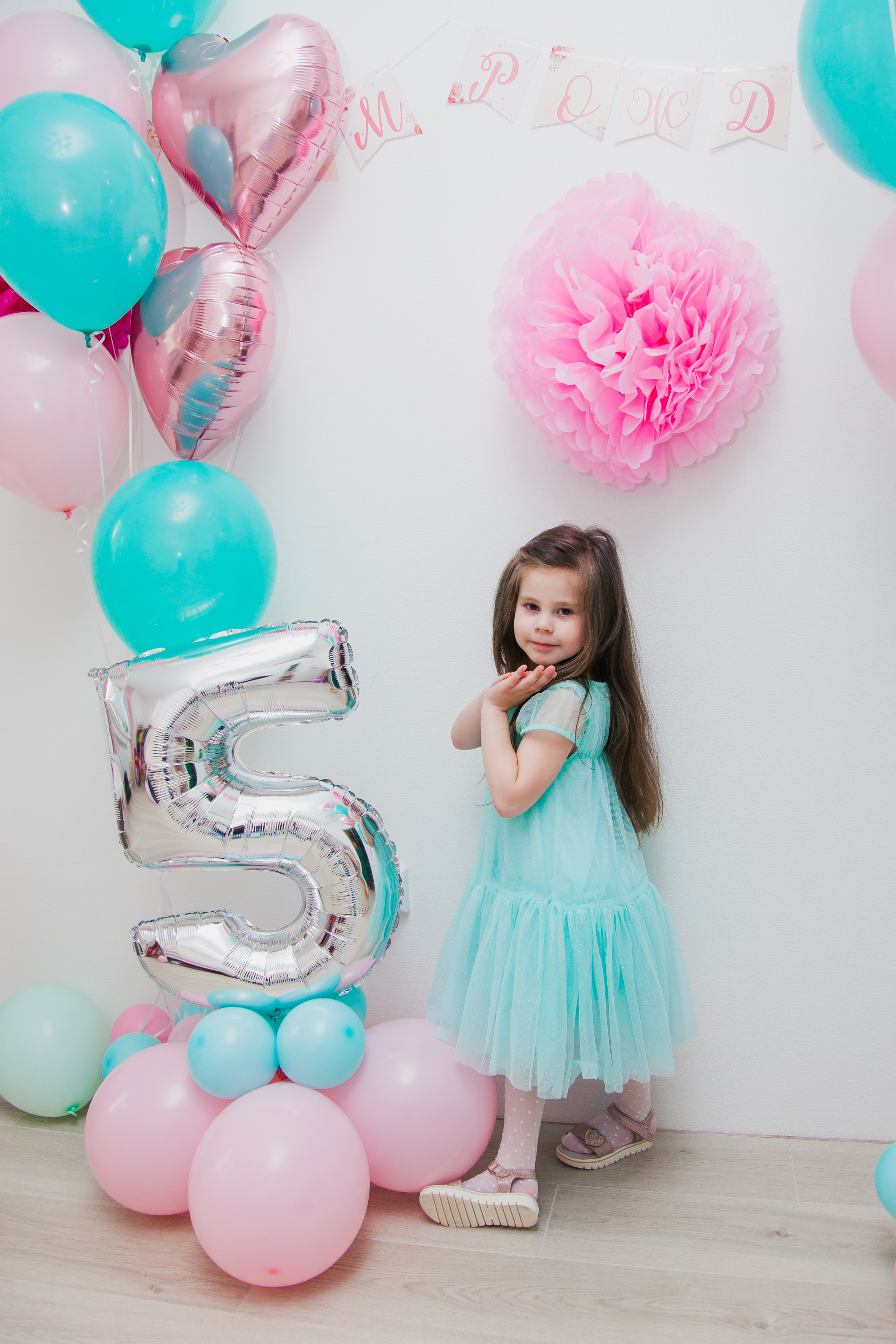 Вике 5 лет. Домашняя фотосессия. Семейный и детский фотограф