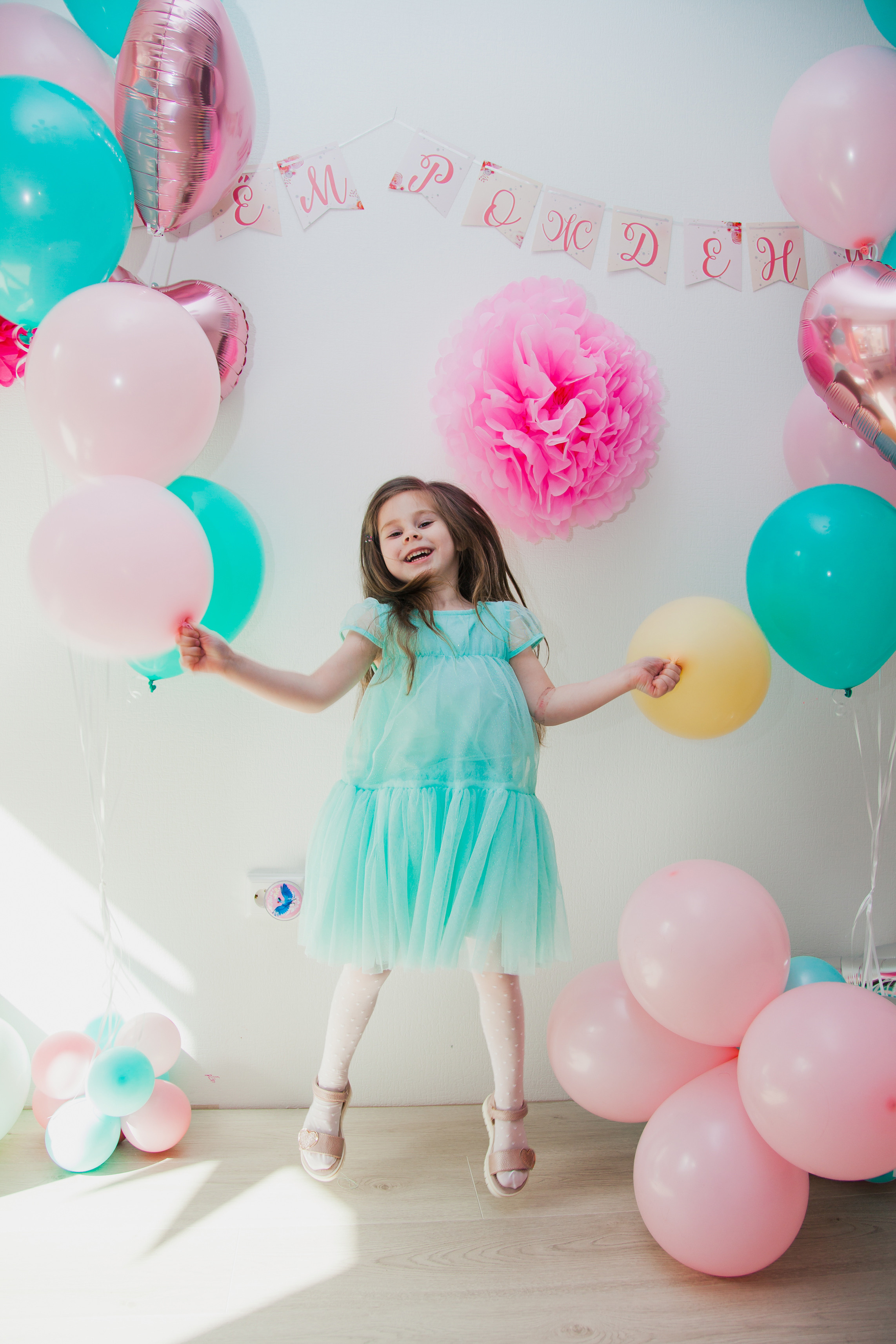 Вике 5 лет. Домашняя фотосессия. Семейный и детский фотограф