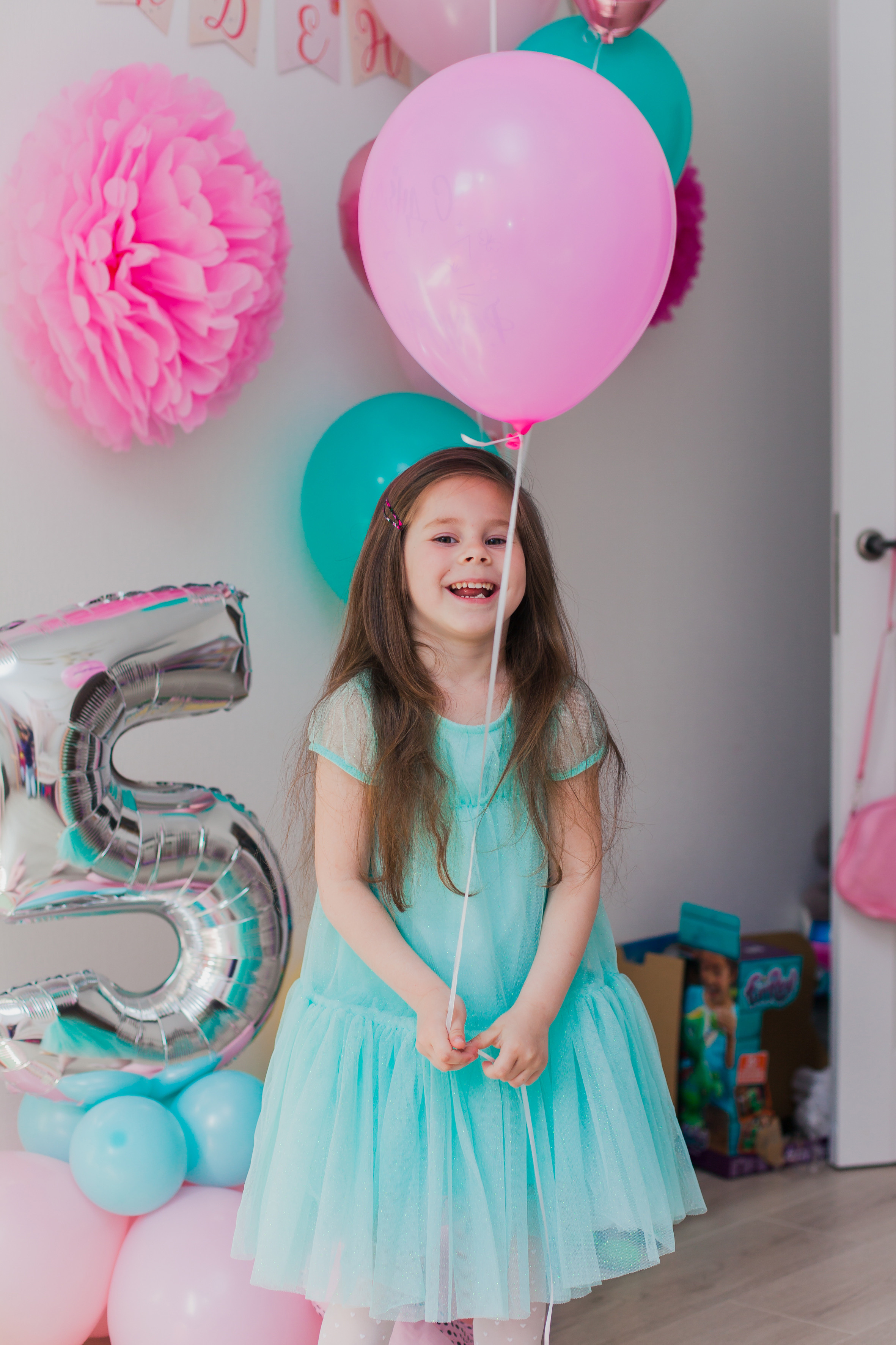 Вике 5 лет. Домашняя фотосессия. Семейный и детский фотограф