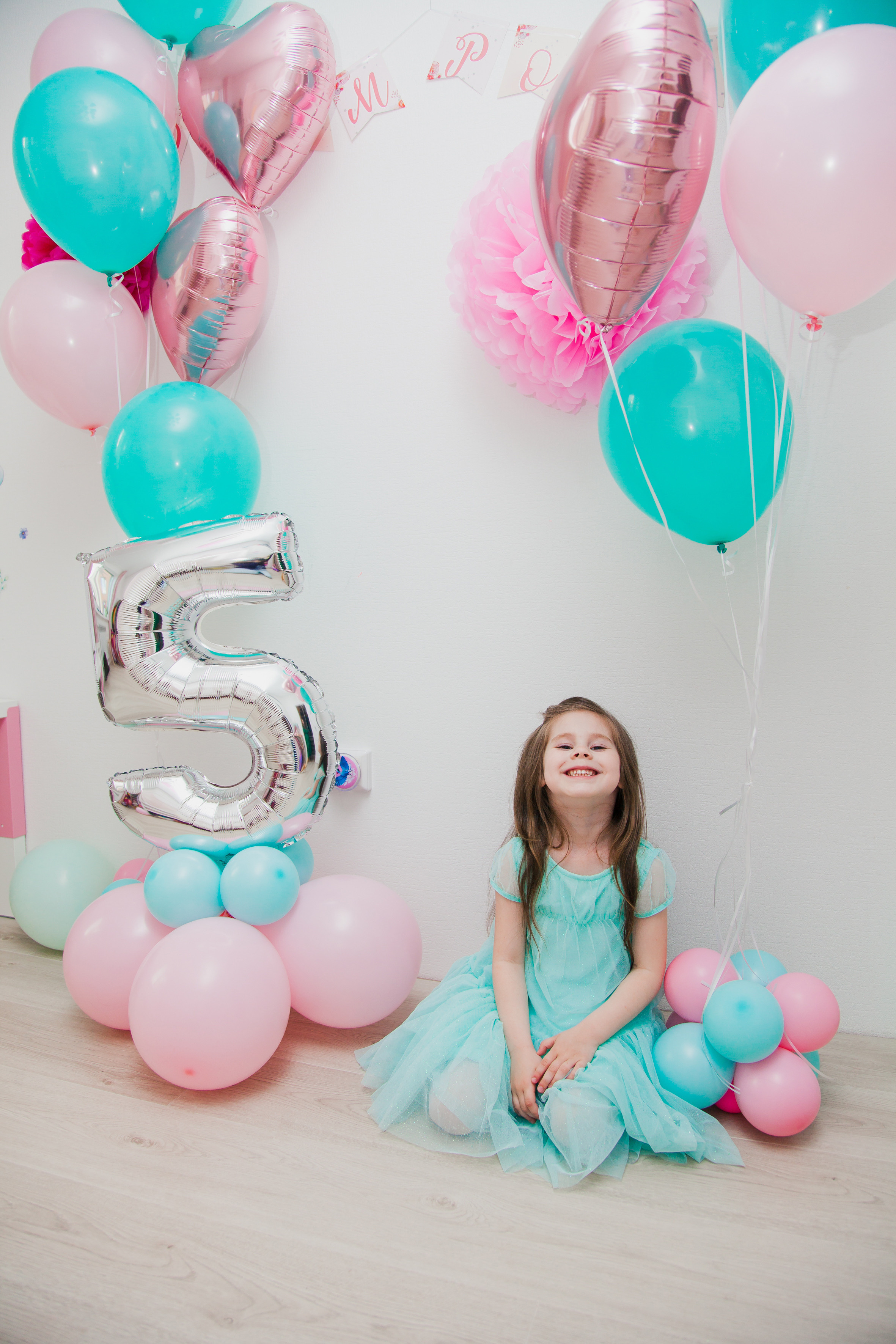 Вике 5 лет. Домашняя фотосессия. Семейный и детский фотограф