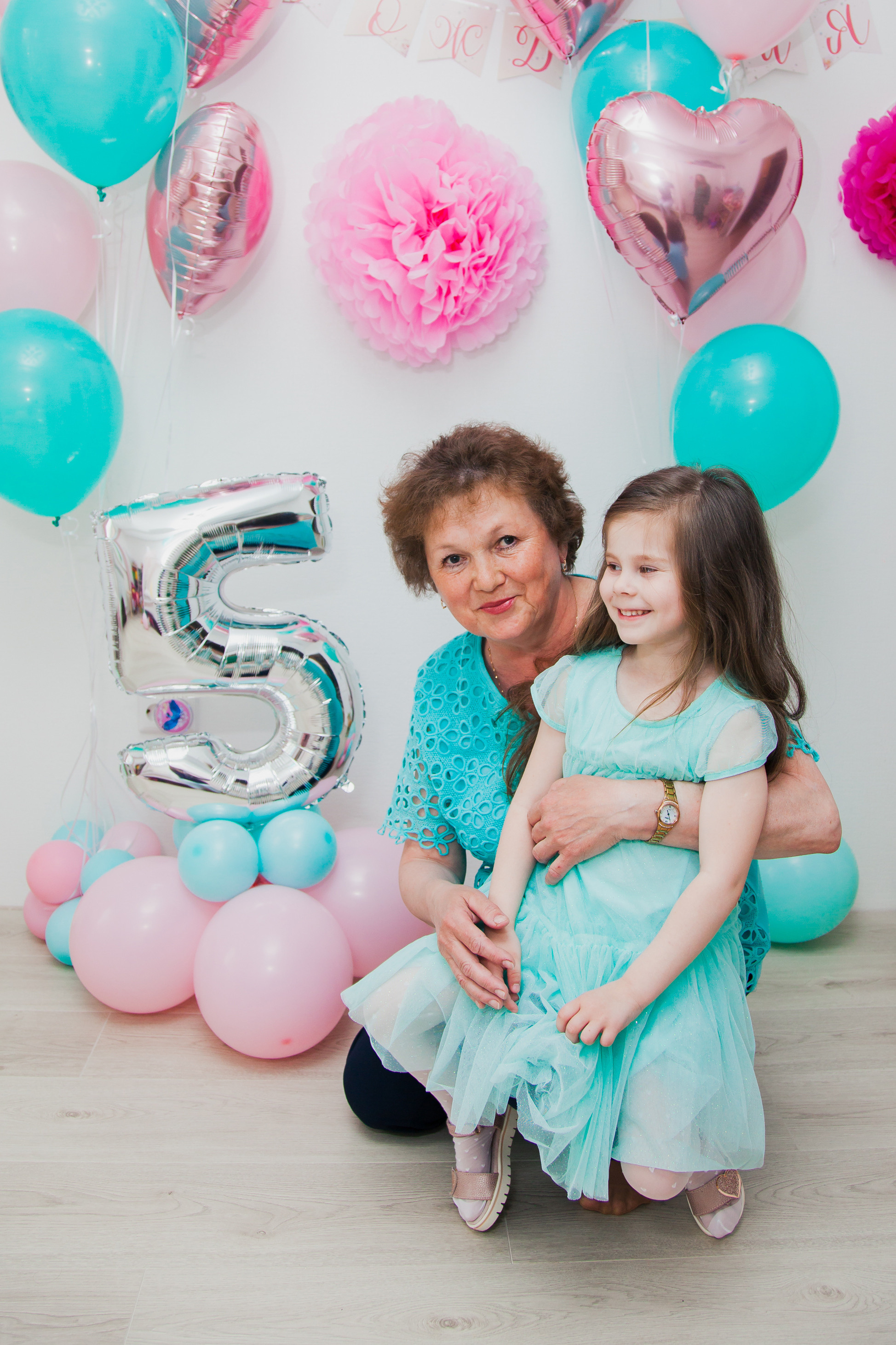 Вике 5 лет. Домашняя фотосессия. Семейный и детский фотограф