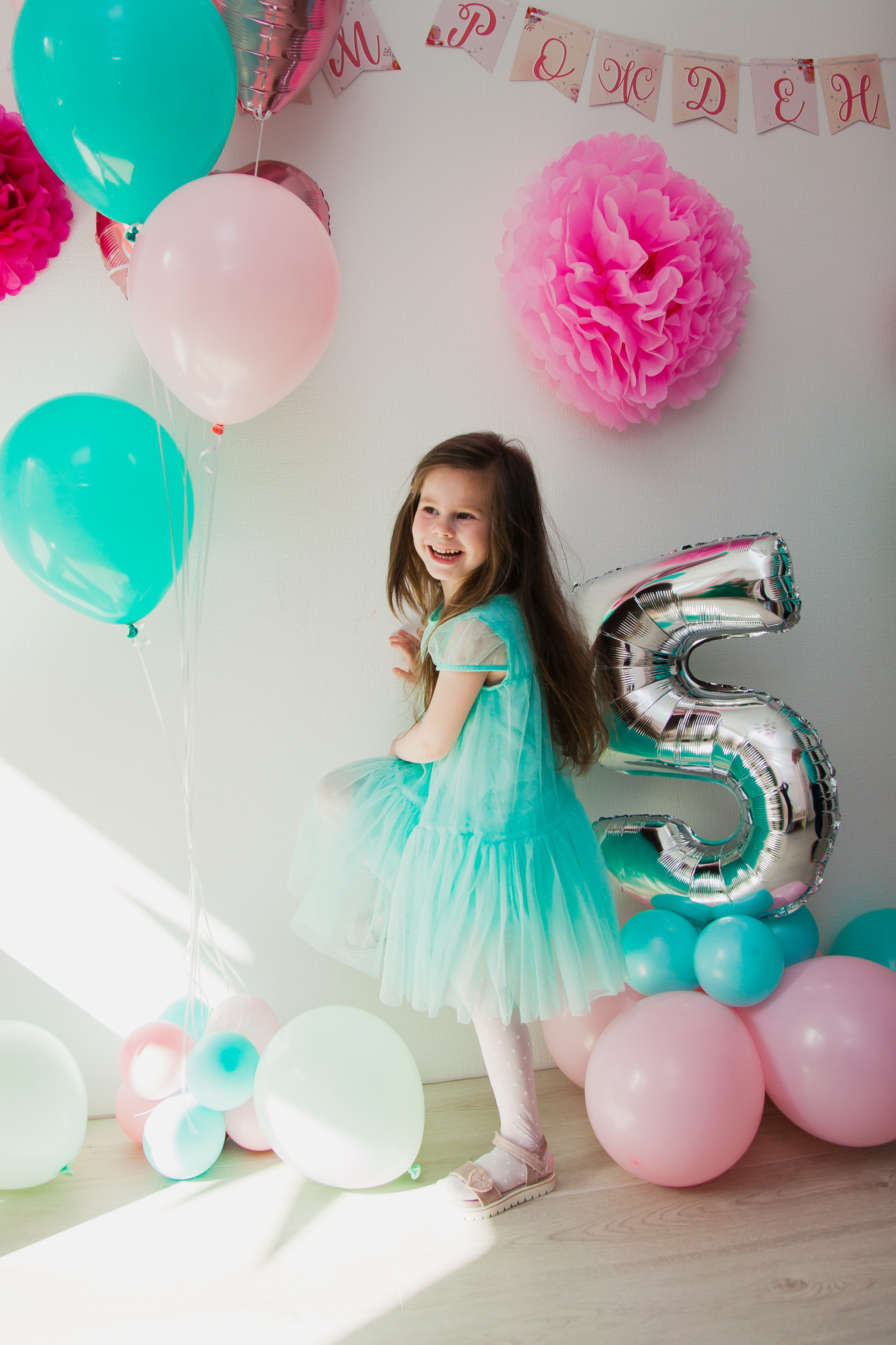 Вике 5 лет. Домашняя фотосессия. Семейный и детский фотограф