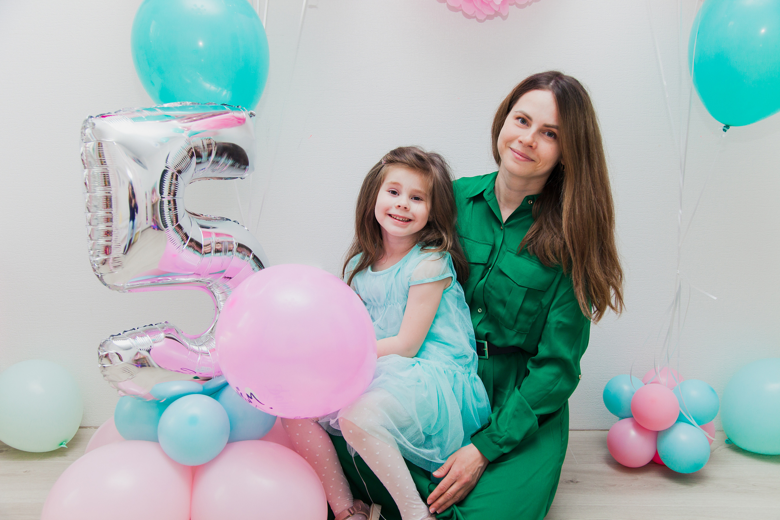 Вике 5 лет. Домашняя фотосессия. Семейный и детский фотограф