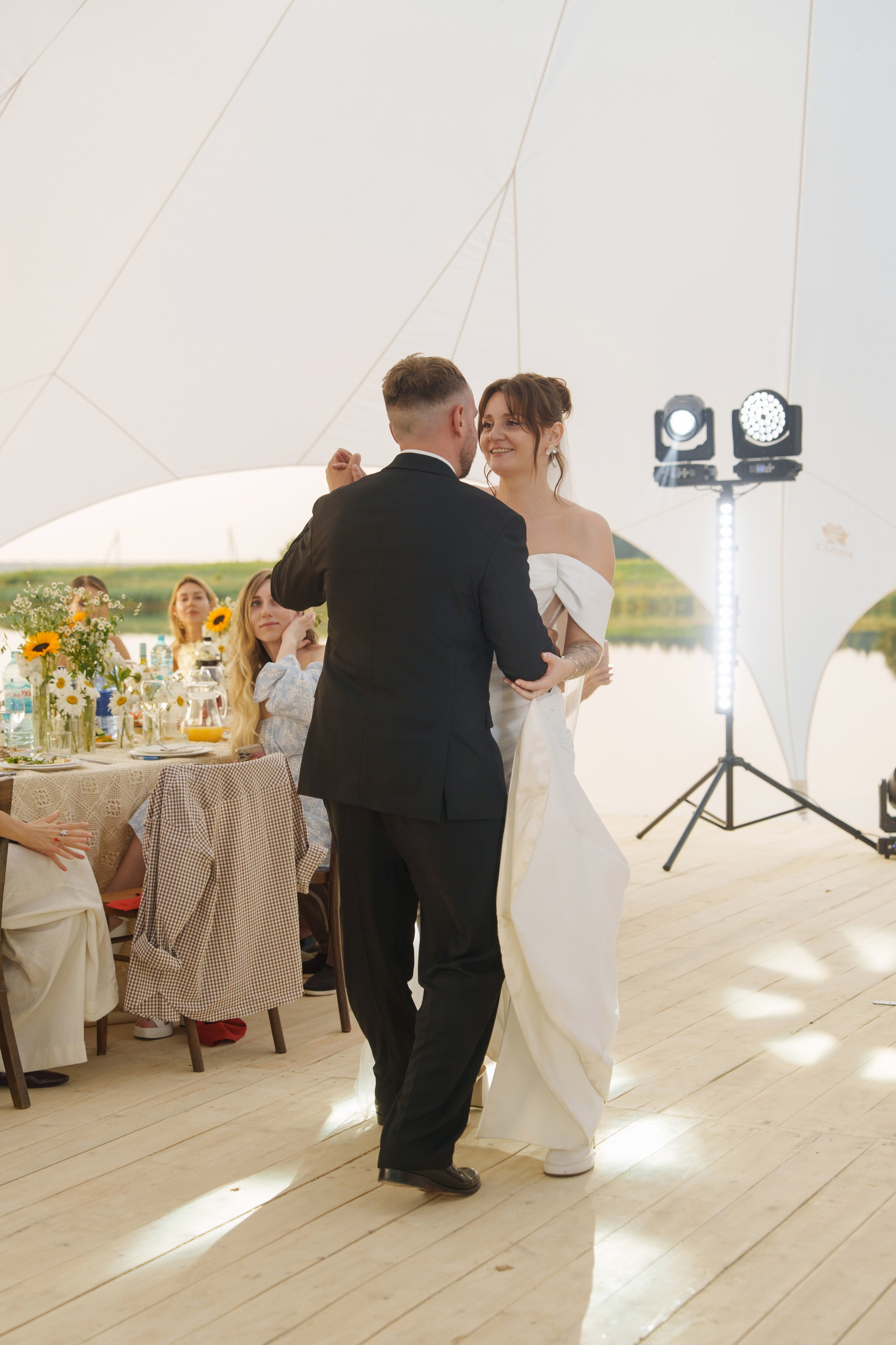 Михаил и Ольга (банкетная часть г. Брянск). Свадебный и репортажный фотограф Элина Козырьянова