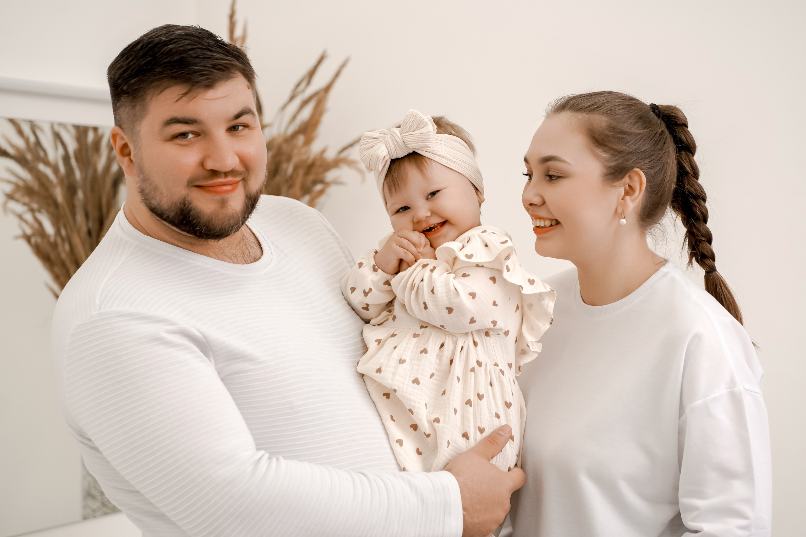 Семейная новогодняя фотосъемка в студии. Фотограф Ким Наталья в Красноярске