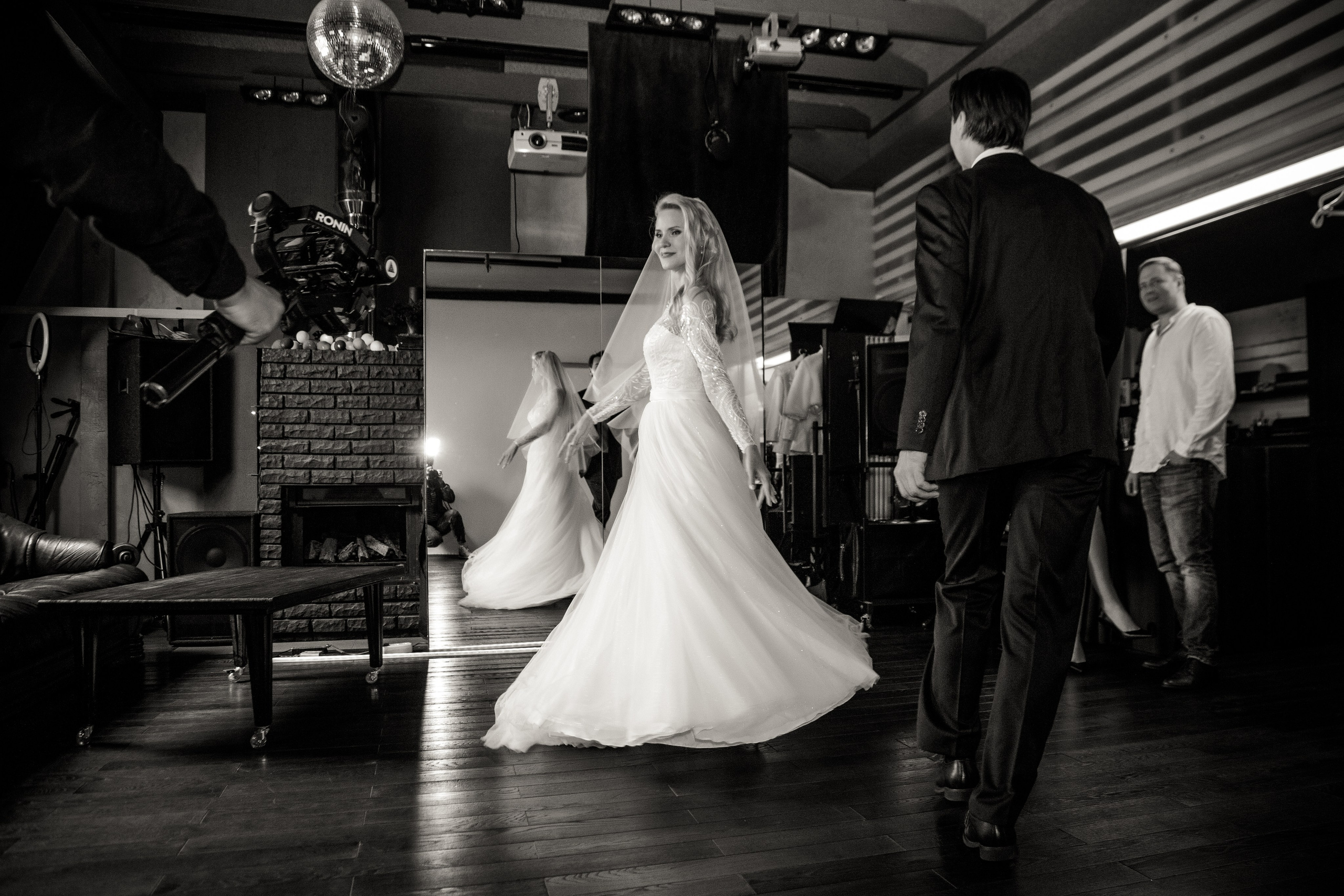 Свадебная фотосессия на ВДНХ. Свадебный и семейный фотограф в Москве и Подмосковье Лариса Козлова