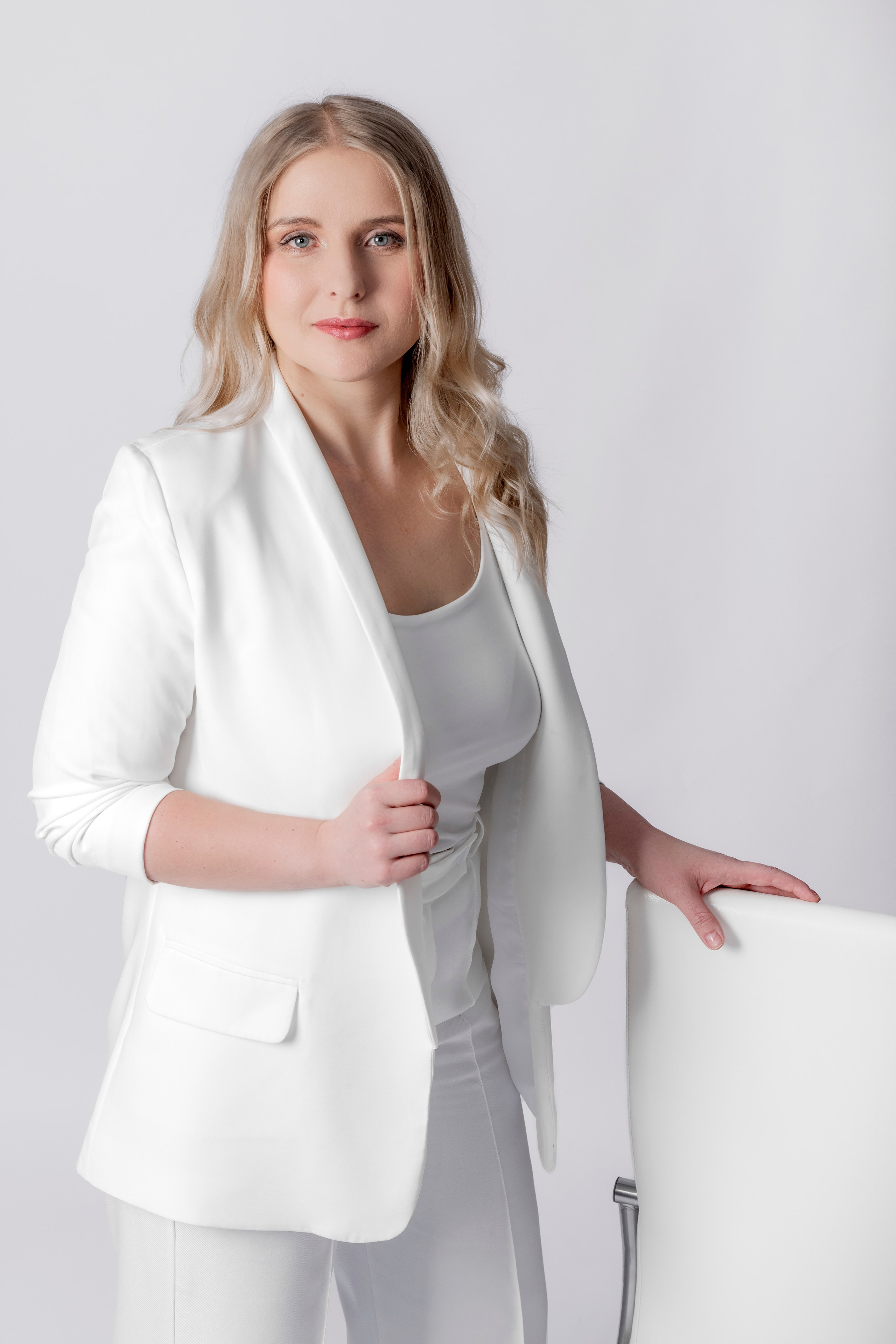 Фотосъемка для контента специалисту массажа лица и естественному омоложению. Фотограф Наталья Жильцова