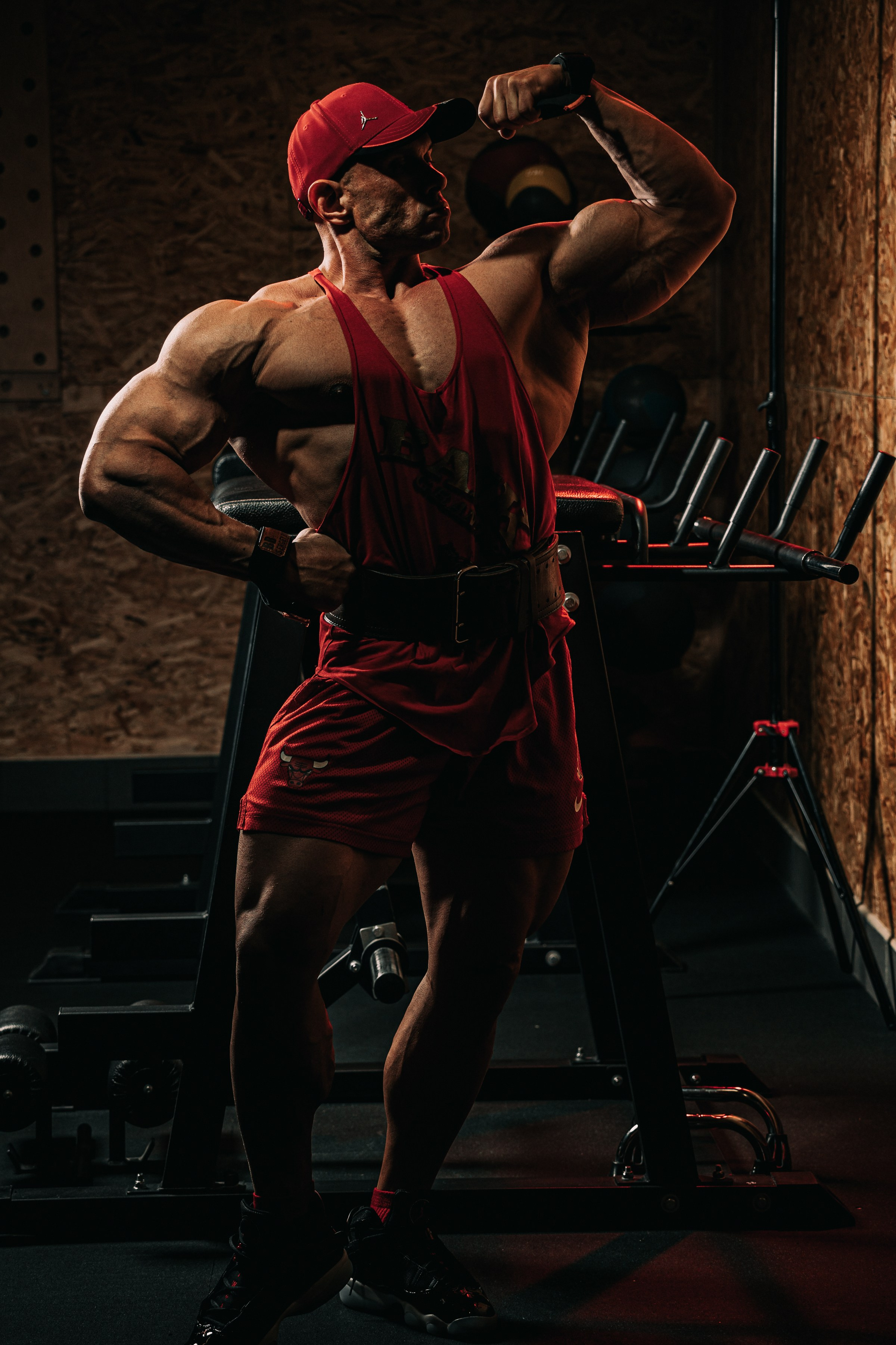 Сергей Бобро Чемпион России по бодибилдингу.Мастер спорта.