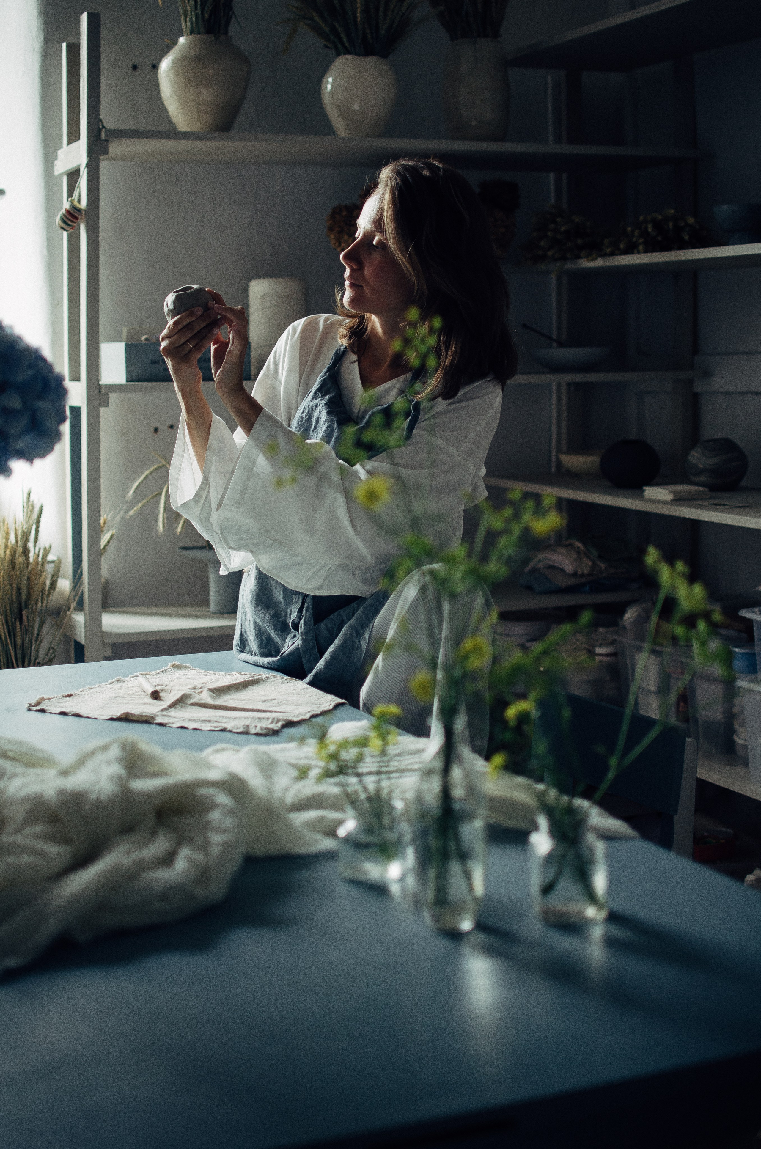 Даша в мастерской керамики — Атмосферная фотосессия. Семейный фотограф во Всеволожске и Санкт-Петербурге Юлия Капустина