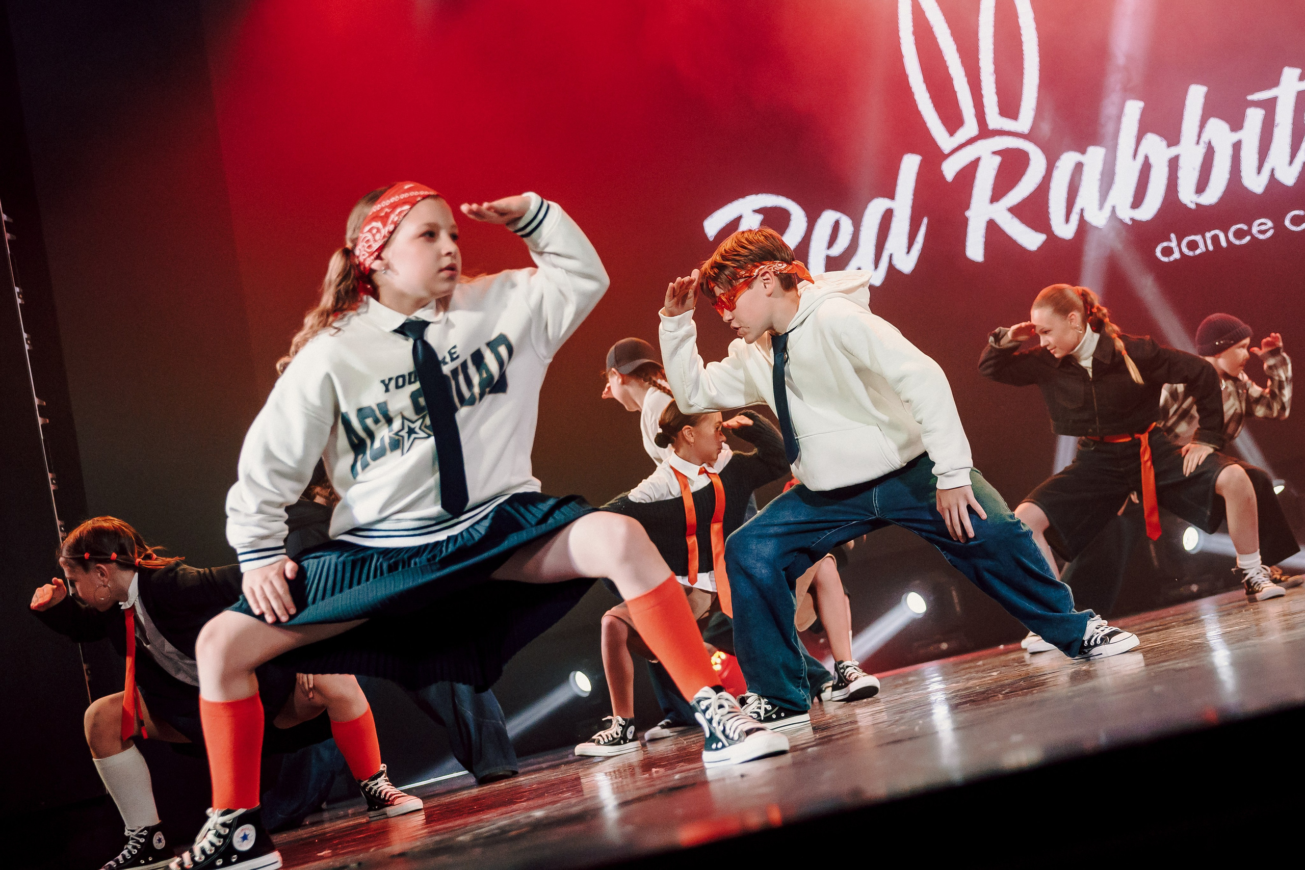 Отчётный концерт танцевальной школы «Red Rabbits» 2025. Лёшка Варзегов — фотограф