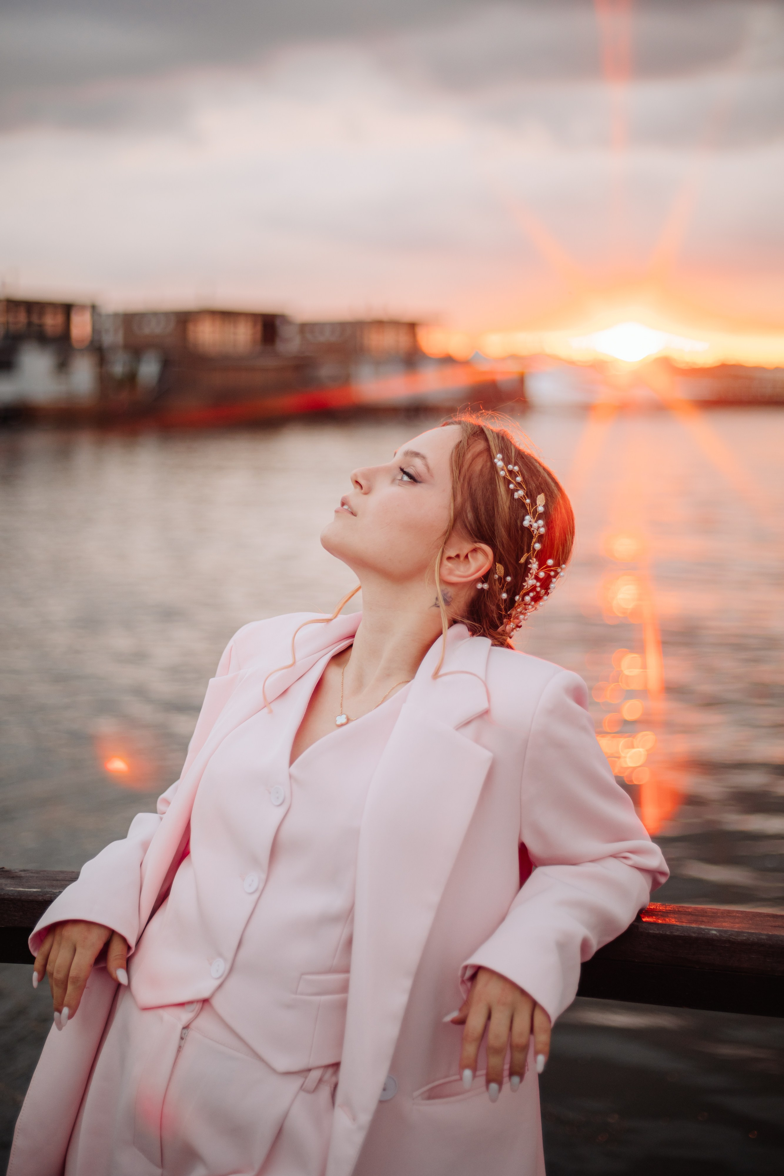 НА БЕРЕГУ НЕБА