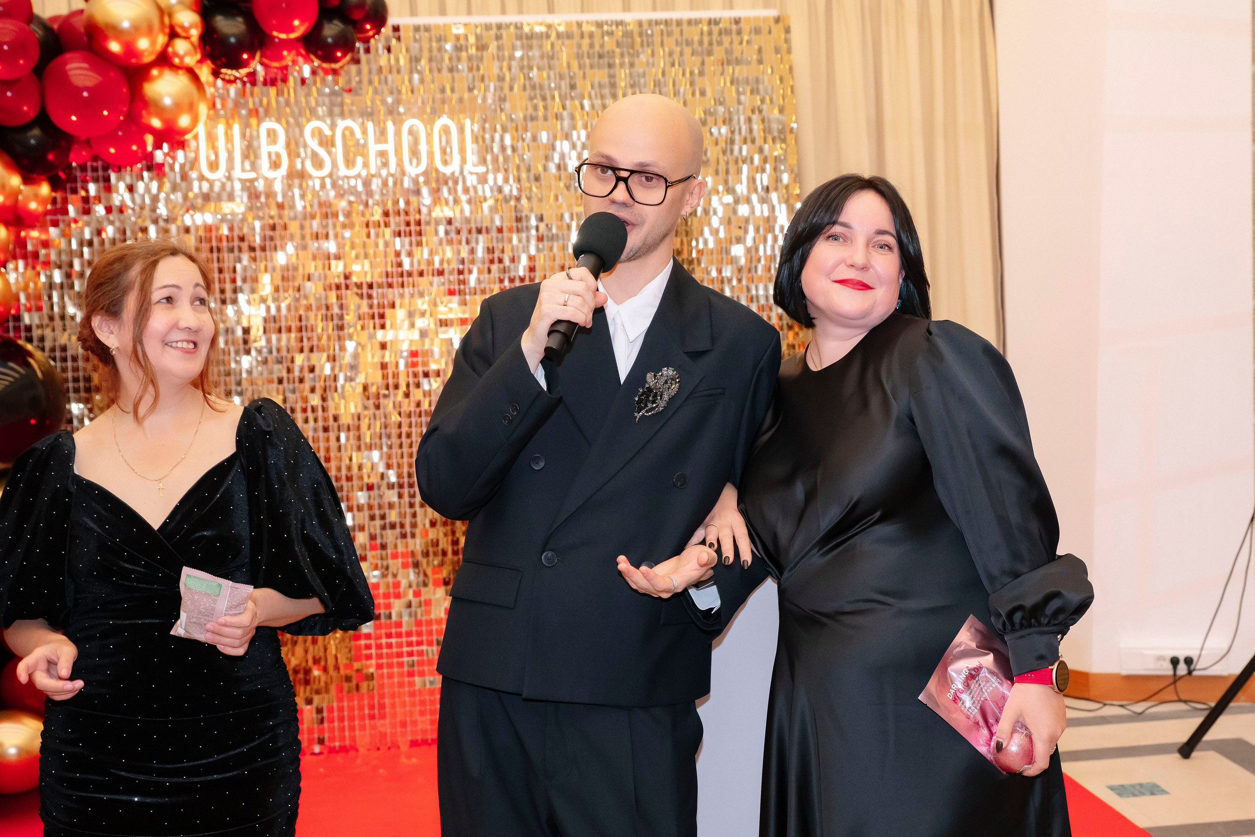 Выпускной курса «Налоговый эксперт» в ULB SCHOOL 2026. Профессиональный фотограф в Москве | Заказать фотосессию и съемку