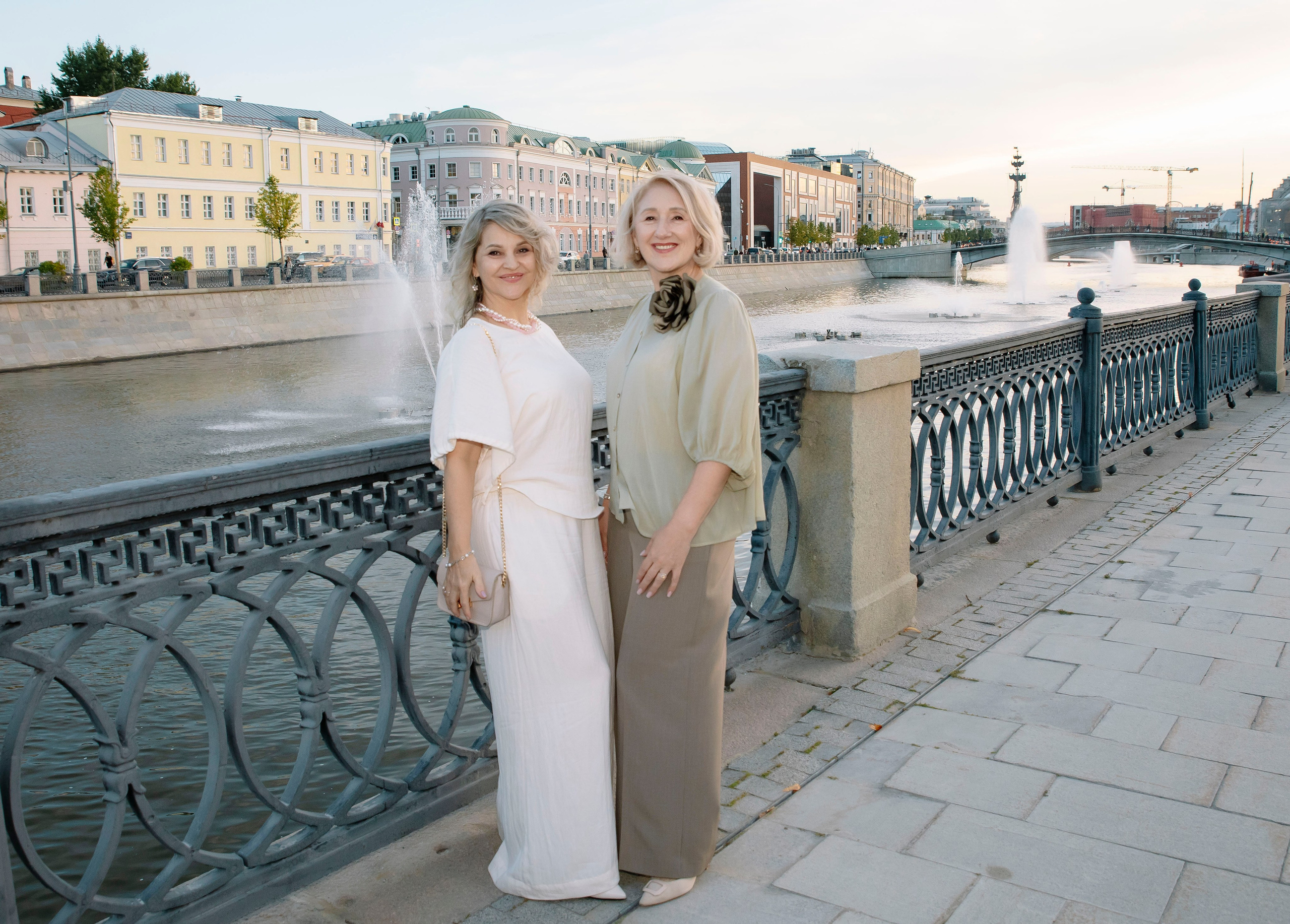 Mary Kay прогулка на лимузине 2026. Профессиональный фотограф в Москве | Заказать фотосессию и съемку