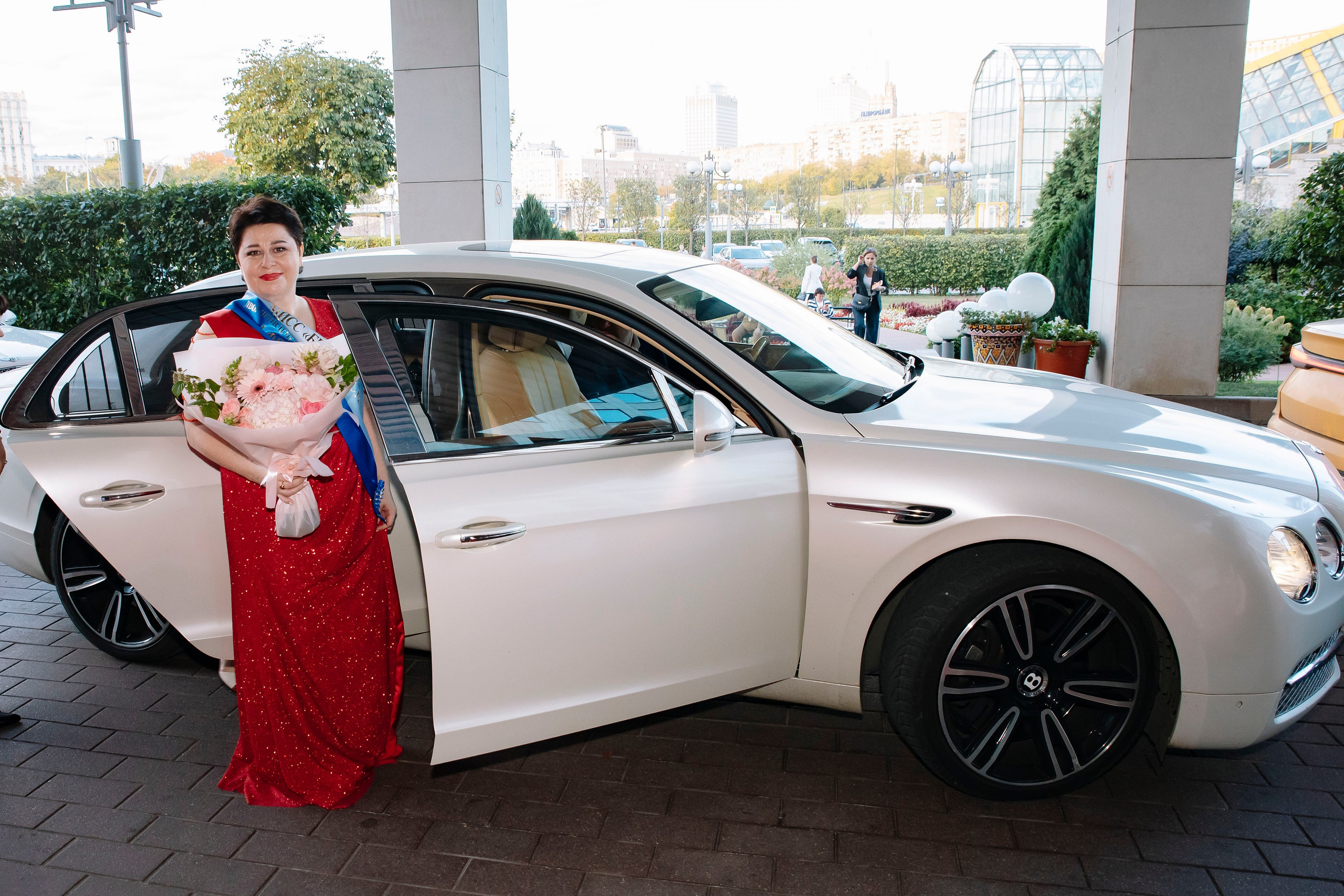 Mary Kay прогулка на лимузине 2026. Профессиональный фотограф в Москве | Заказать фотосессию и съемку
