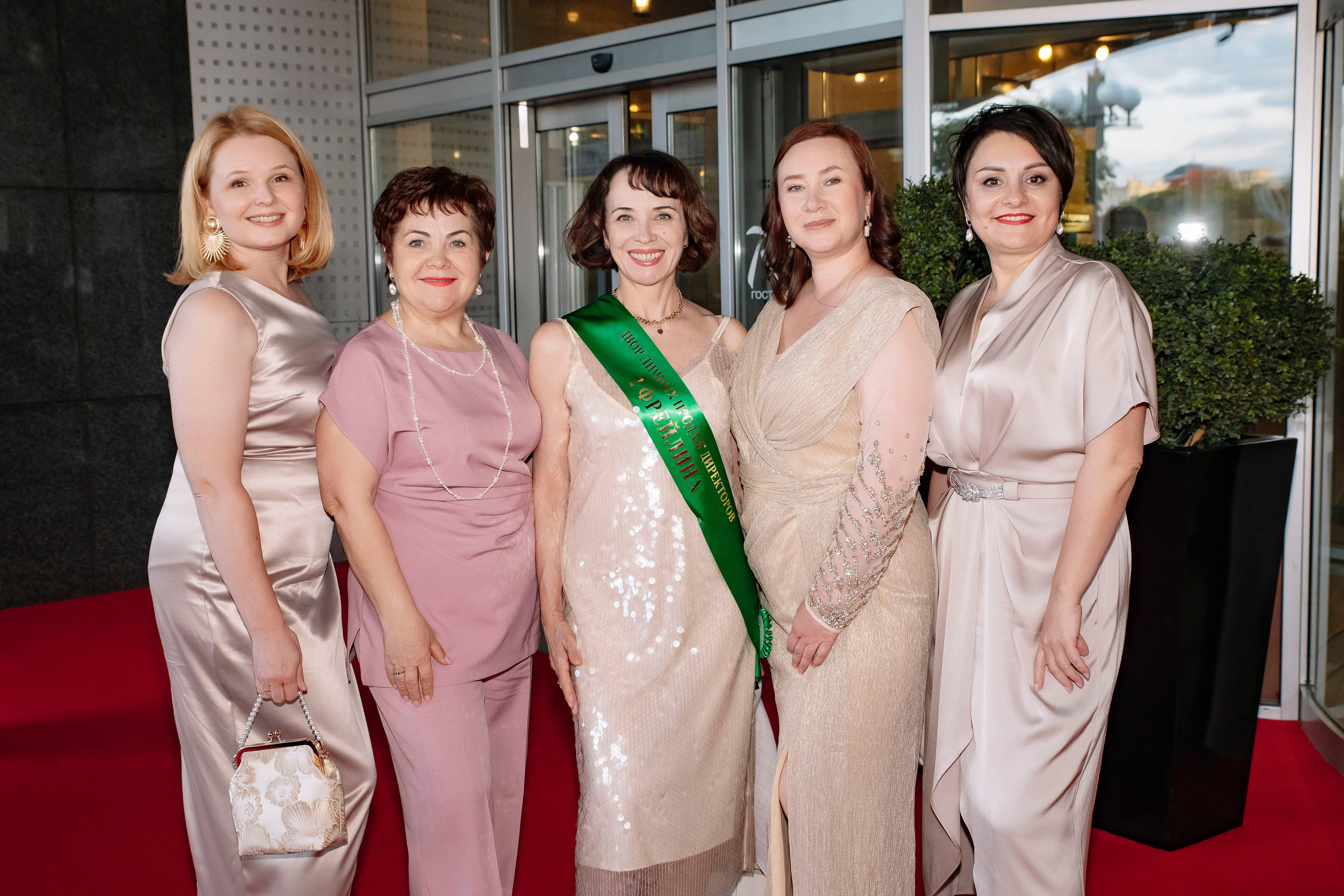 Mary Kay прогулка на лимузине 2026. Профессиональный фотограф в Москве | Заказать фотосессию и съемку