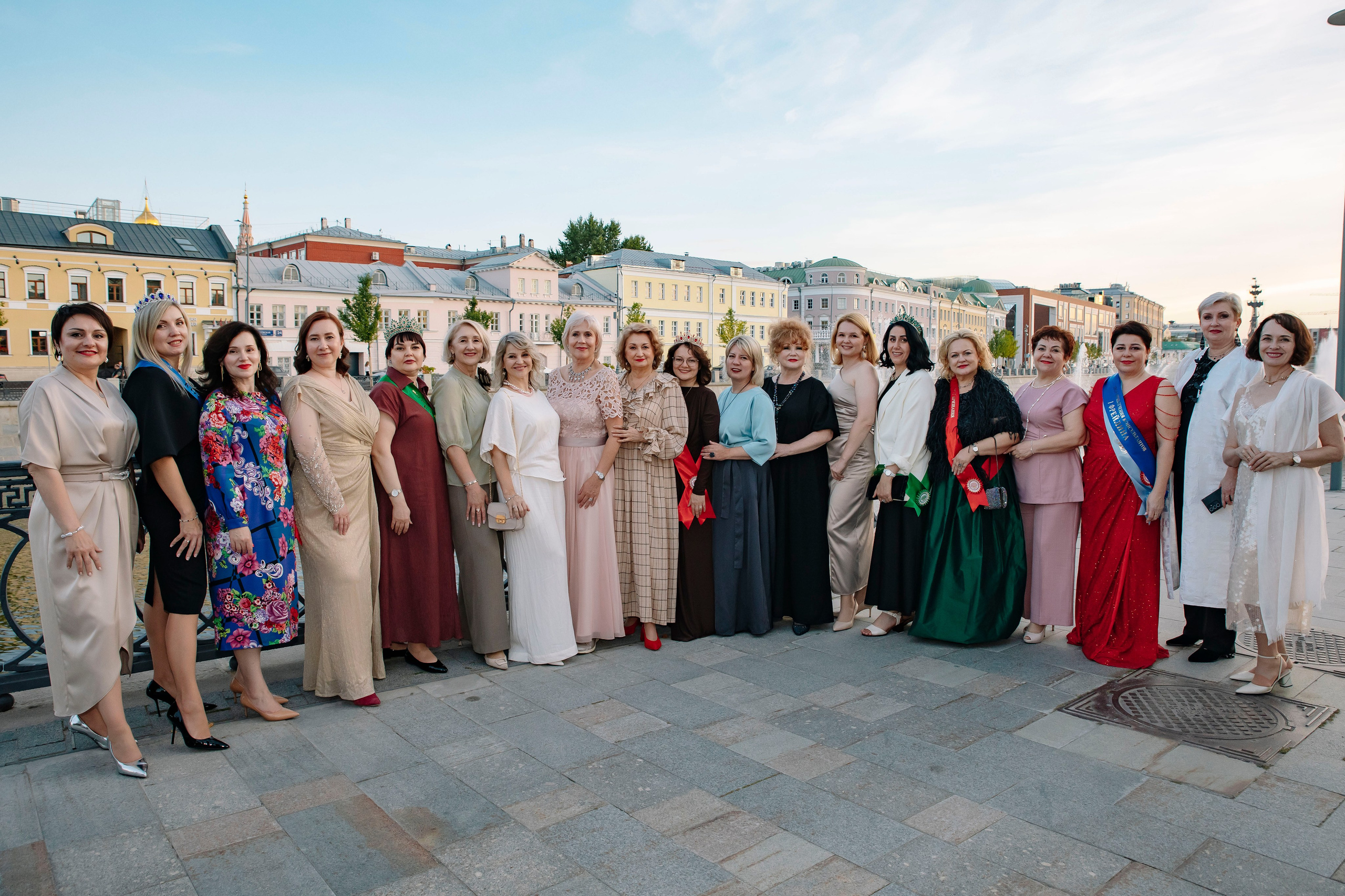 Mary Kay прогулка на лимузине 2026. Профессиональный фотограф в Москве | Заказать фотосессию и съемку