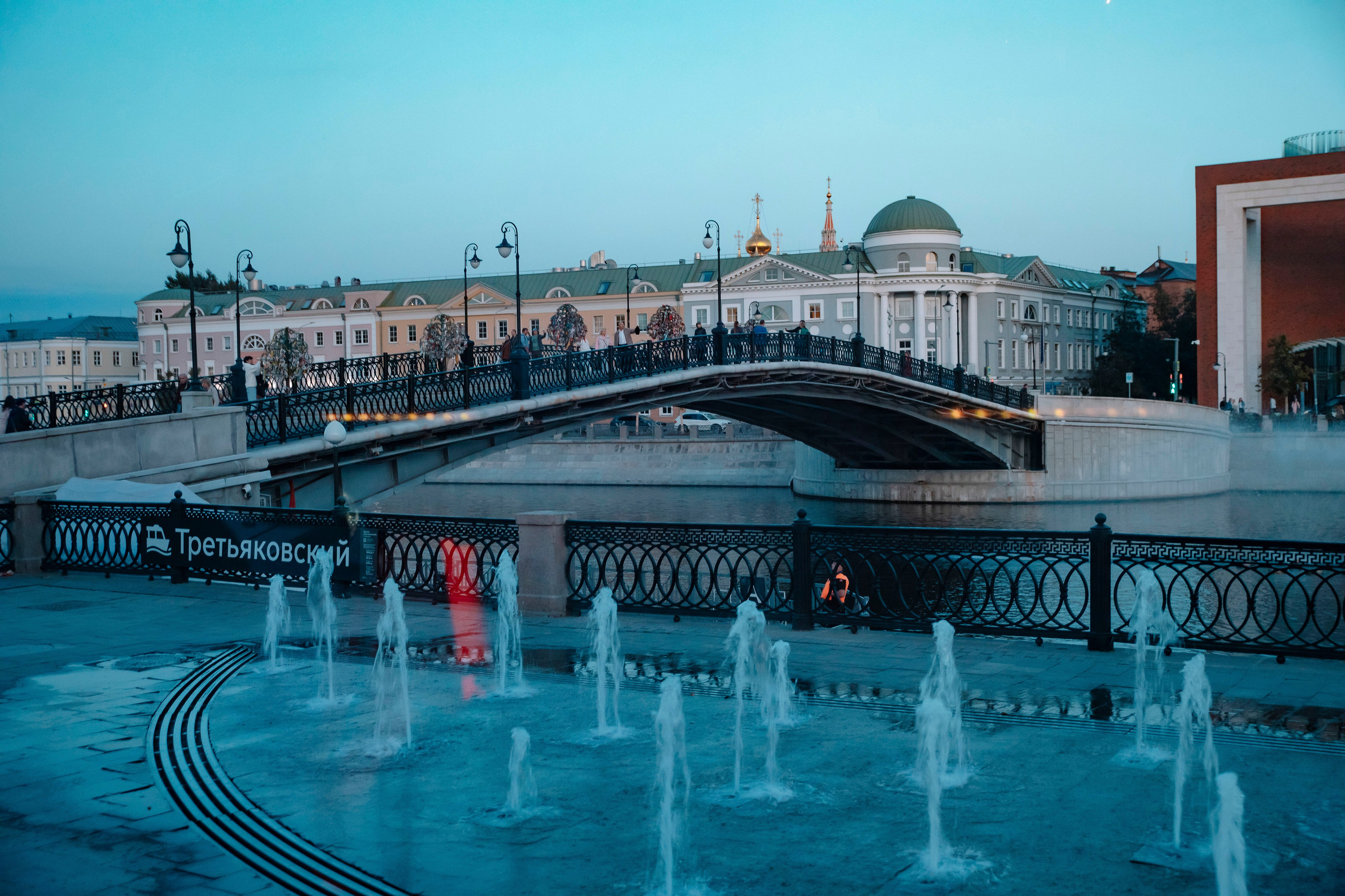 Mary Kay прогулка на лимузине 2026. Профессиональный фотограф в Москве | Заказать фотосессию и съемку