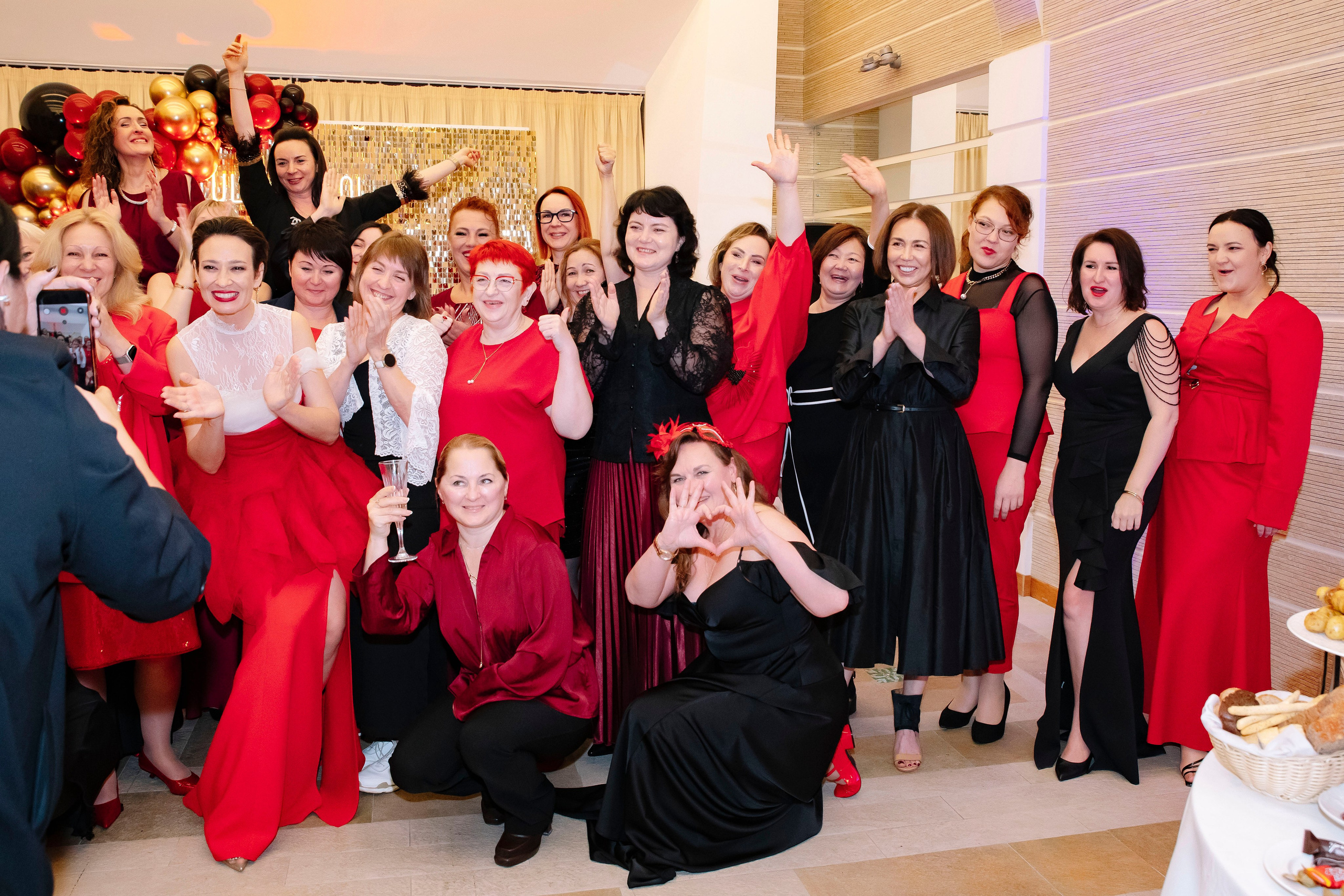 Выпускной курса «Налоговый эксперт» в ULB SCHOOL 2026. Профессиональный фотограф в Москве | Заказать фотосессию и съемку