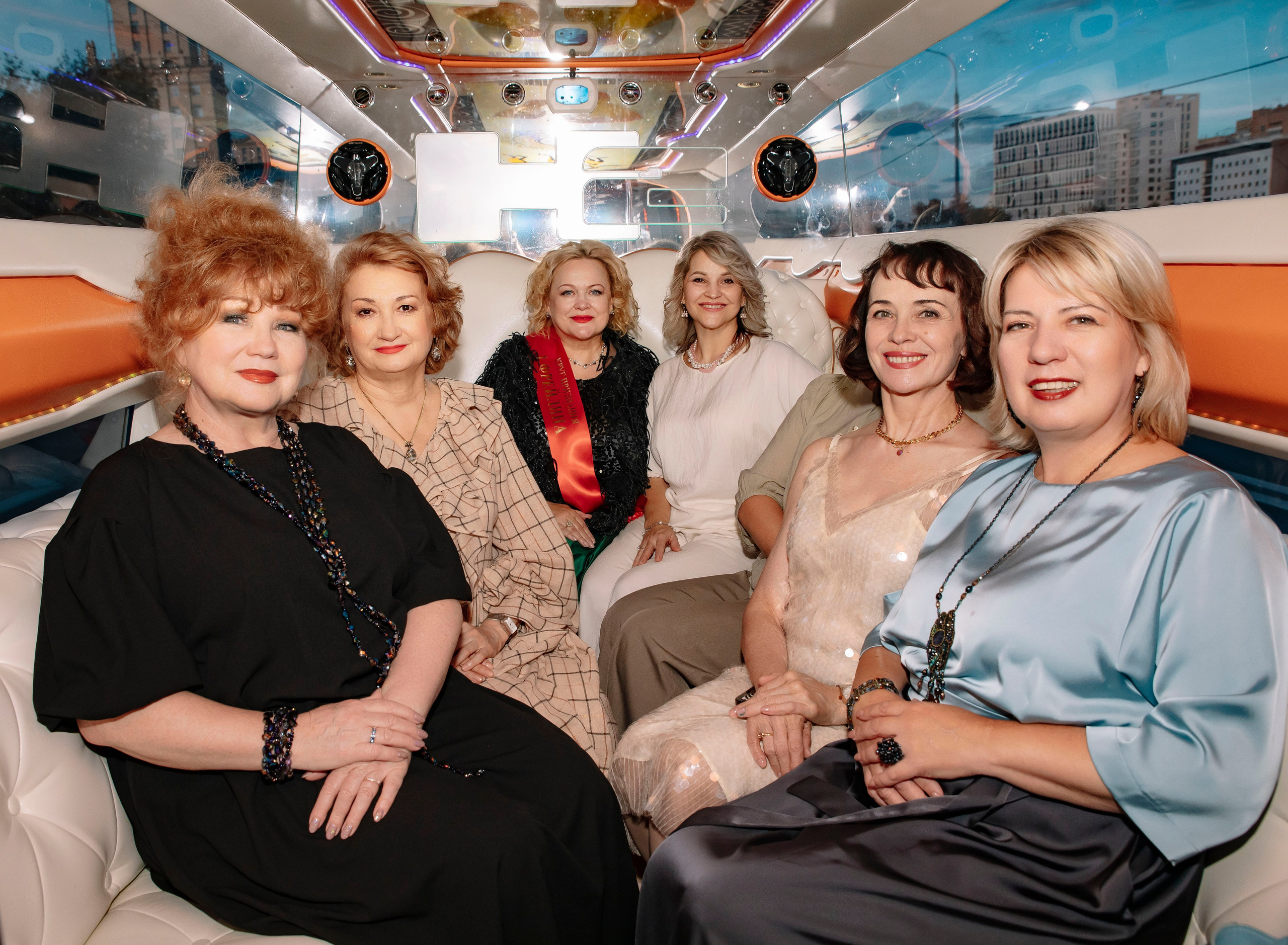 Mary Kay прогулка на лимузине 2026. Профессиональный фотограф в Москве | Заказать фотосессию и съемку