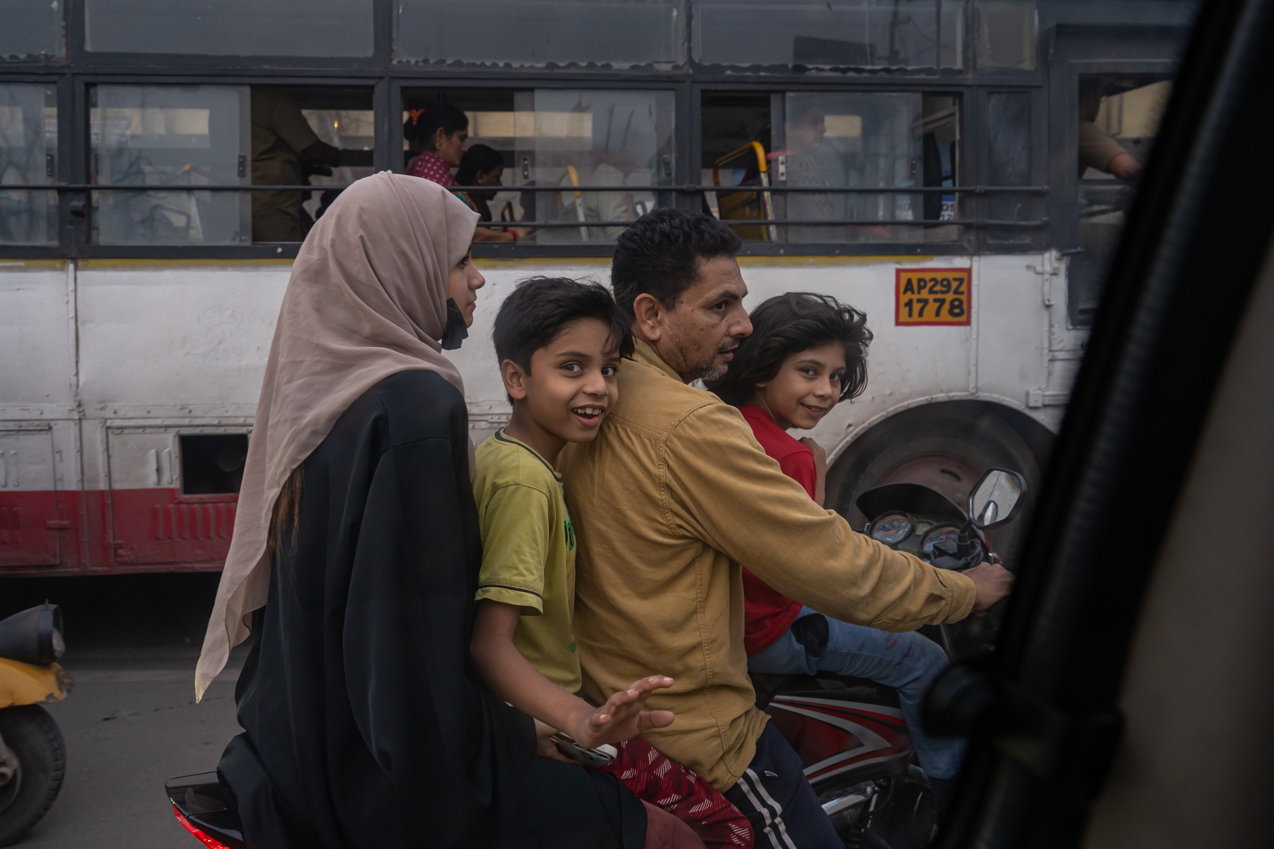 People of India, 2024-2025. Dimitri Bakhtadze photographer