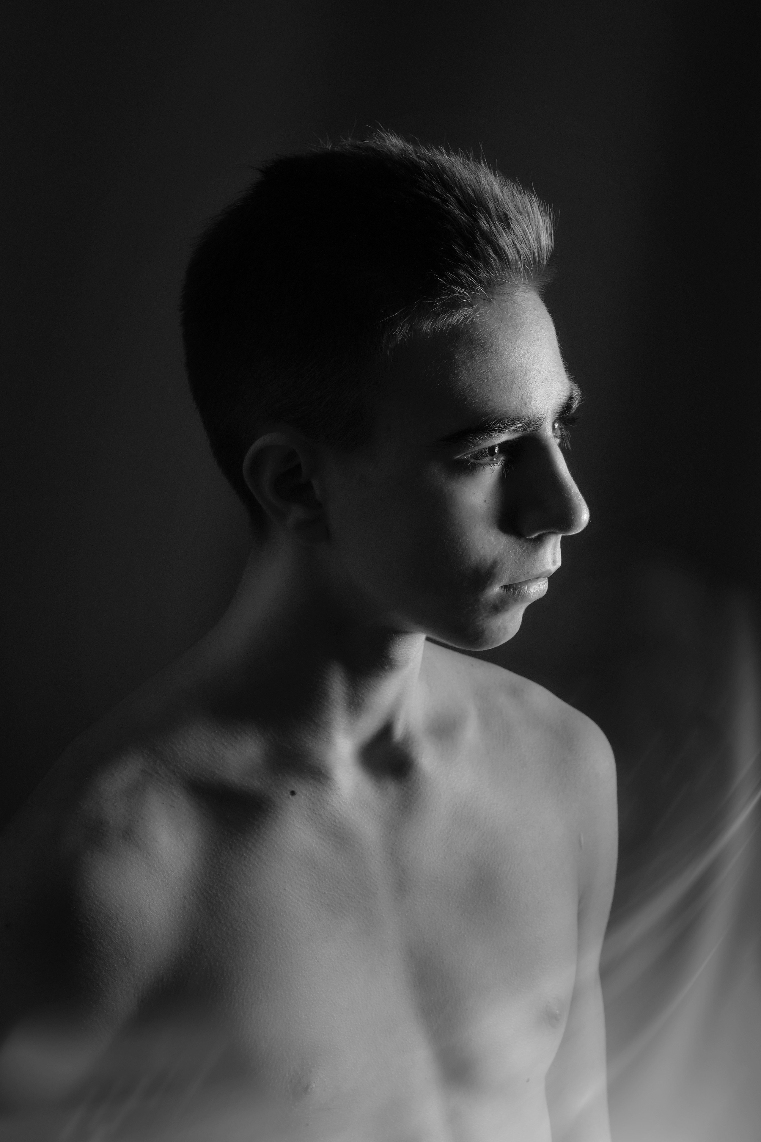 Фото парня в ЧБ