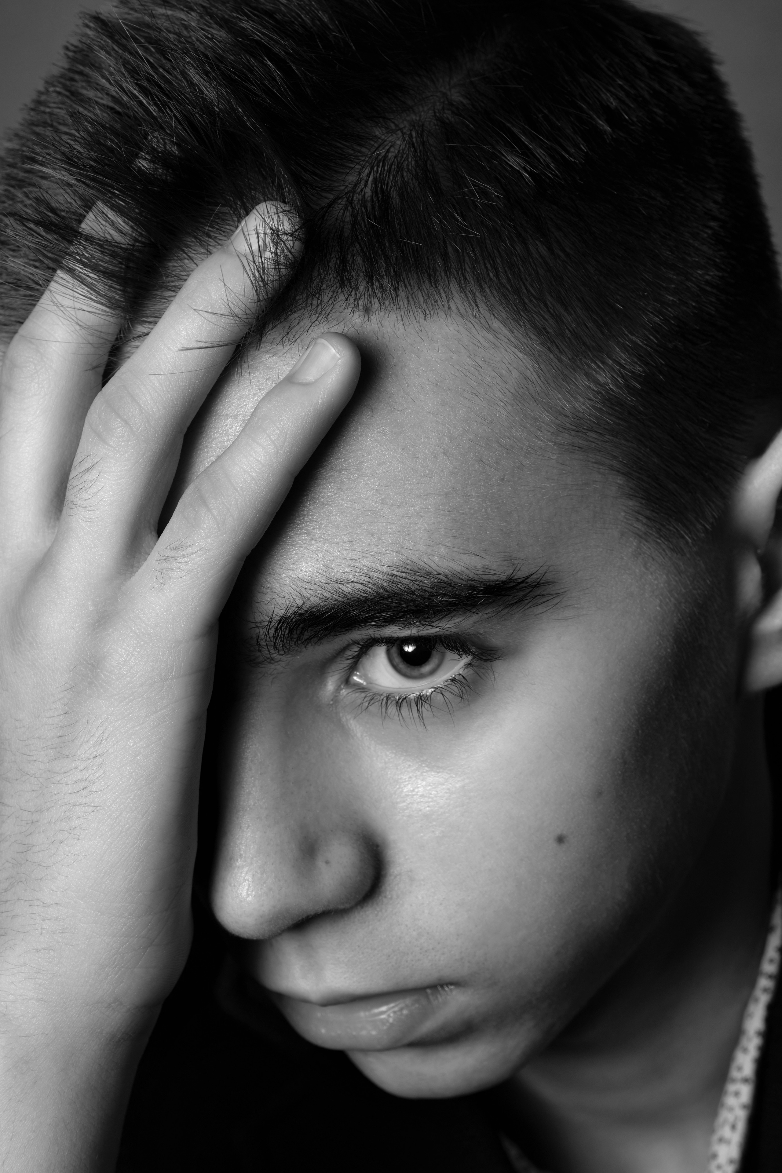 Фото парня в ЧБ