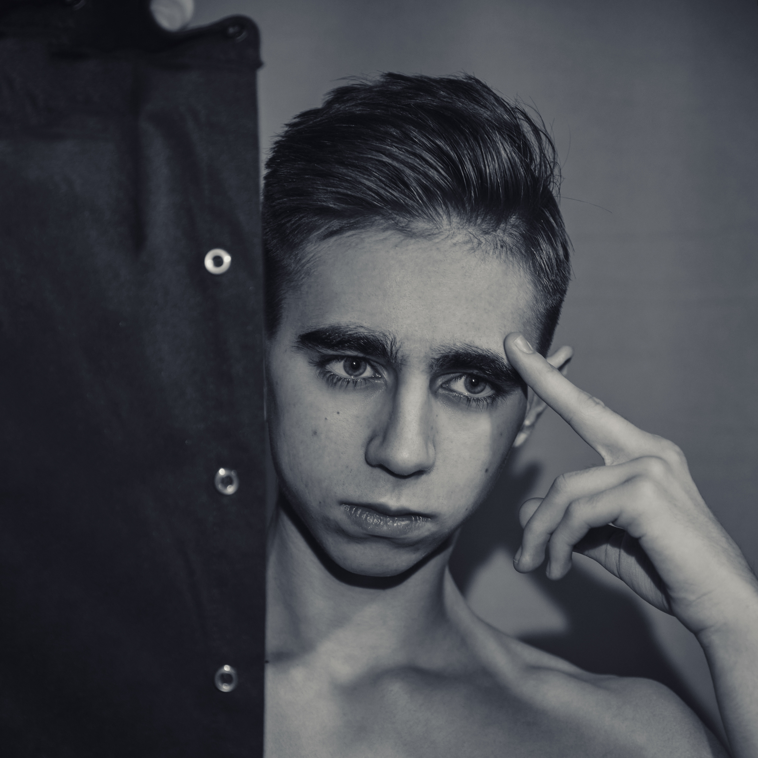 Фото парня в ЧБ