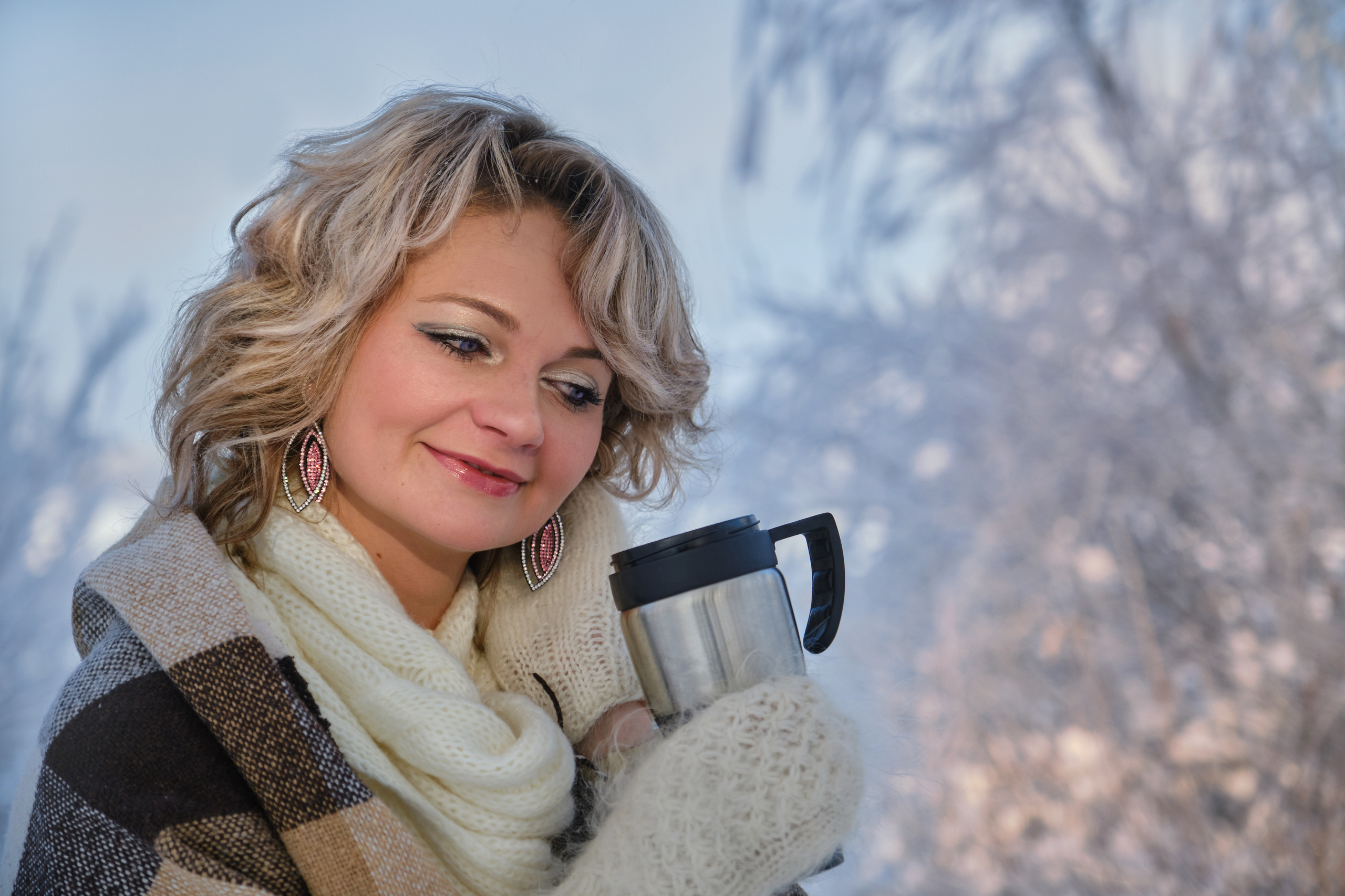 Зимние прогулочные фотосессии для девушек в Самаре