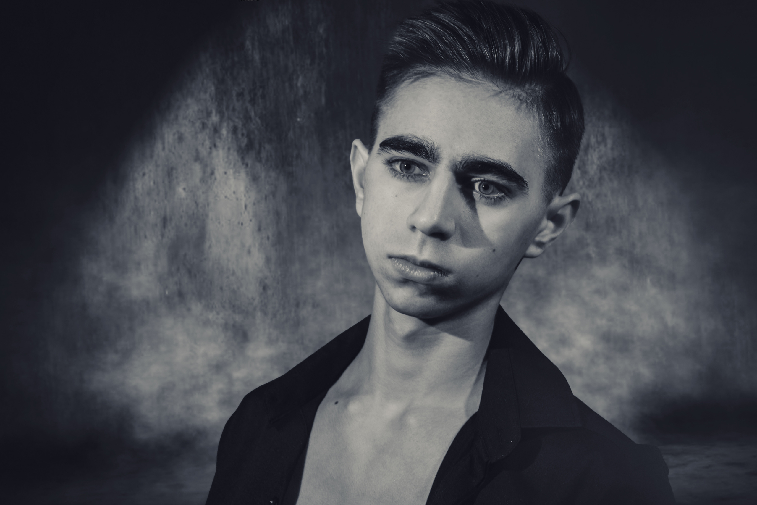 Фото парня в ЧБ