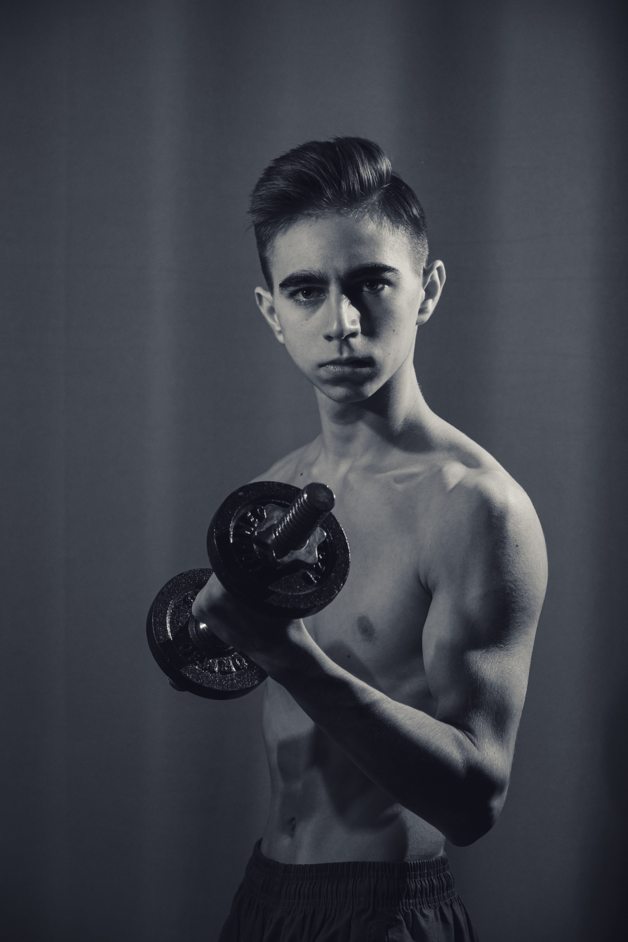 Фото парня в ЧБ