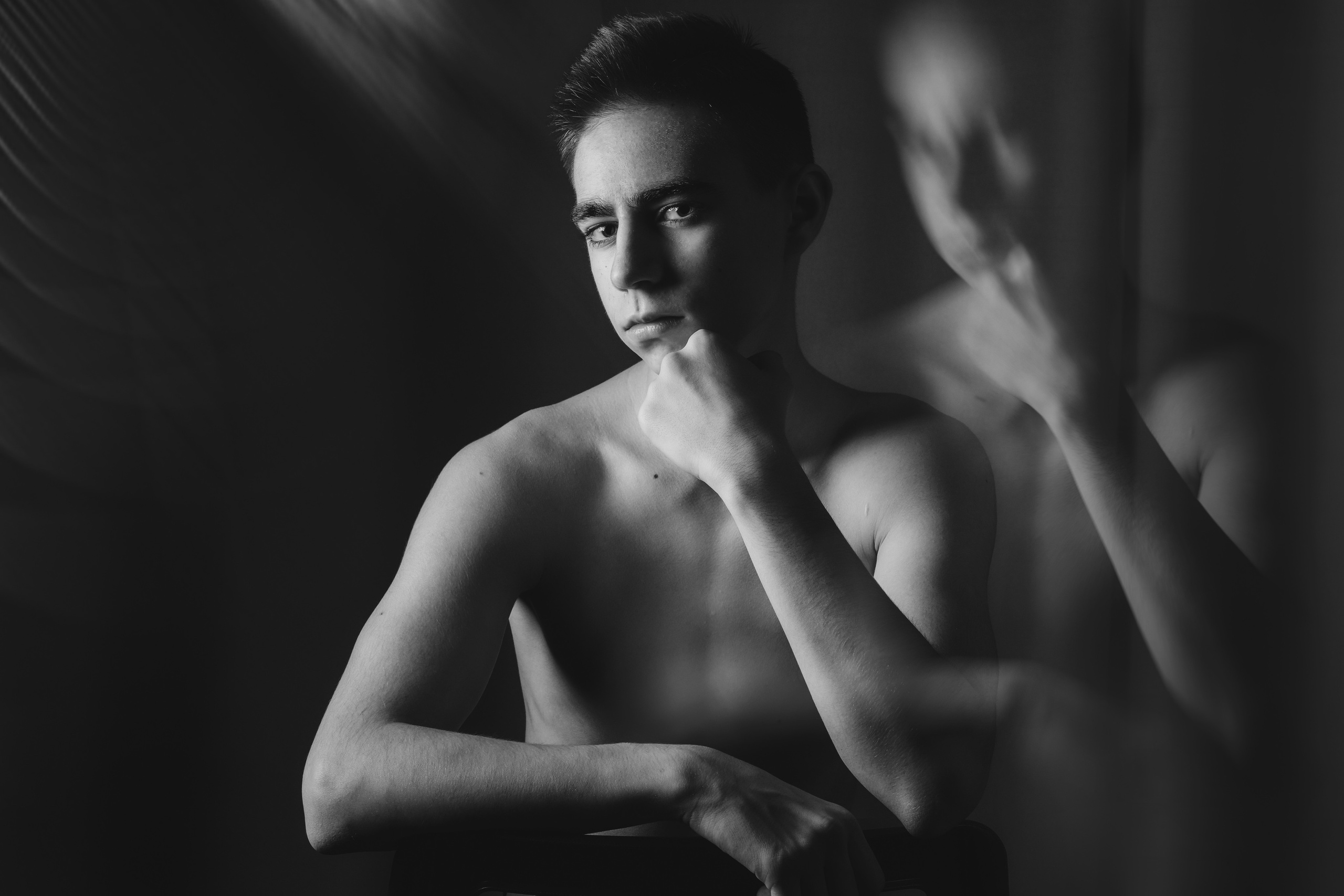 Фото парня в ЧБ