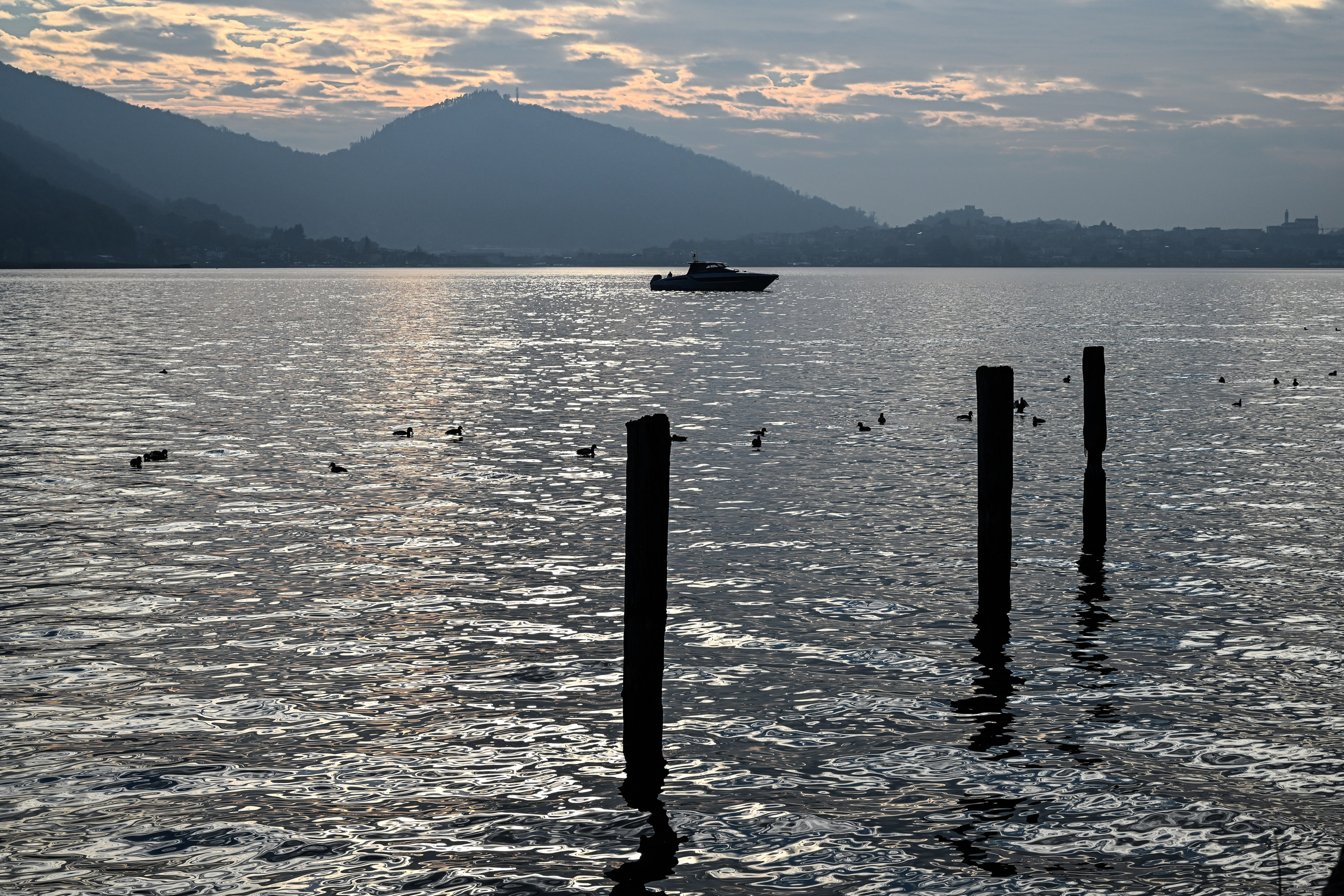 Lago d'iseo and hotel. Фотограф Минск